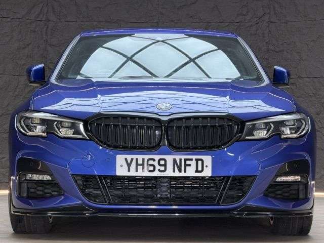 A 2019 BMW 3 SERIES 2.0 320d M Sport Saloon 4dr Diesel Auto xDrive Euro 6 (s/s) (190 ps) FSH, S A 2019 BMW 3 SERIES 2.0 320d M Sport Saloon 4dr Diesel Auto xDrive Euro 6 (s/s) (190 ps) FSH, S
