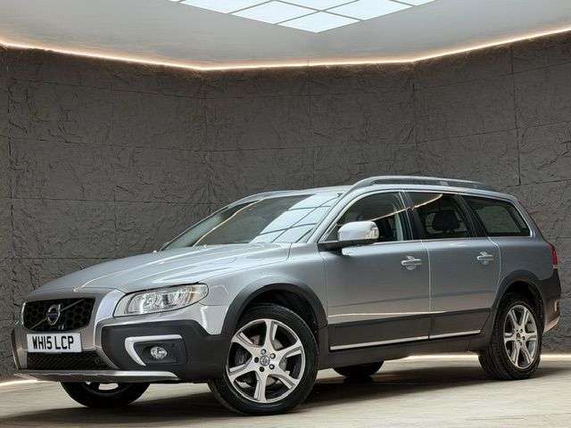A 2015 VOLVO XC70 2.4 D5 SE Lux Estate 5dr Diesel Geartronic AWD Euro 5 (215 ps) £2,125 EXTRA A 2015 VOLVO XC70 2.4 D5 SE Lux Estate 5dr Diesel Geartronic AWD Euro 5 (215 ps) £2,125 EXTRA