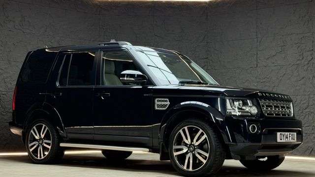 A 2014 LAND ROVER DISCOVERY 4 3.0 SD V6 HSE Luxury SUV 5dr Diesel Auto 4WD Euro 5 (s/s) (255 bhp) SUNROOF A 2014 LAND ROVER DISCOVERY 4 3.0 SD V6 HSE Luxury SUV 5dr Diesel Auto 4WD Euro 5 (s/s) (255 bhp) SUNROOF