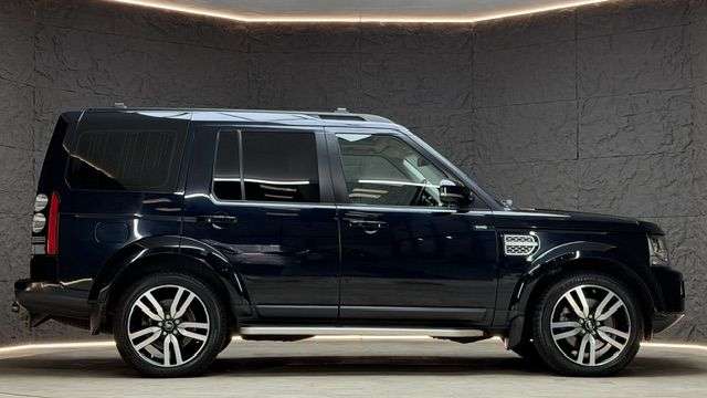 A 2014 LAND ROVER DISCOVERY 4 3.0 SD V6 HSE Luxury SUV 5dr Diesel Auto 4WD Euro 5 (s/s) (255 bhp) SUNROOF A 2014 LAND ROVER DISCOVERY 4 3.0 SD V6 HSE Luxury SUV 5dr Diesel Auto 4WD Euro 5 (s/s) (255 bhp) SUNROOF