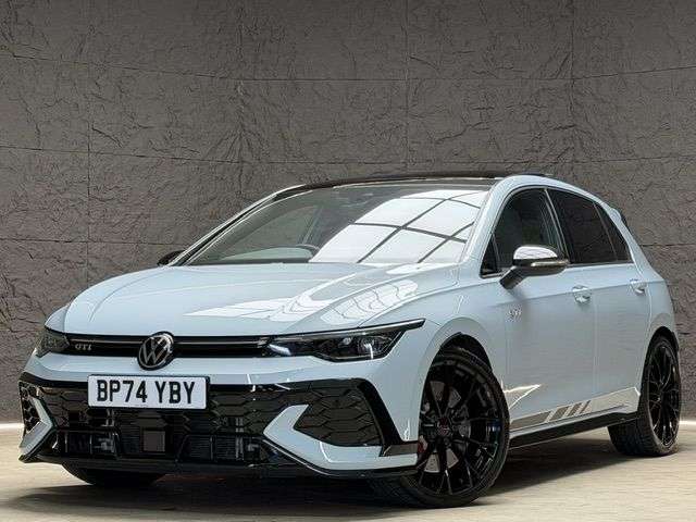 A 2025 VOLKSWAGEN GOLF 2.0 TSI GTI Clubsport Hatchback 5dr Petrol DSG Euro 6 (s/s) (300 ps) PANORA A 2025 VOLKSWAGEN GOLF 2.0 TSI GTI Clubsport Hatchback 5dr Petrol DSG Euro 6 (s/s) (300 ps) PANORA