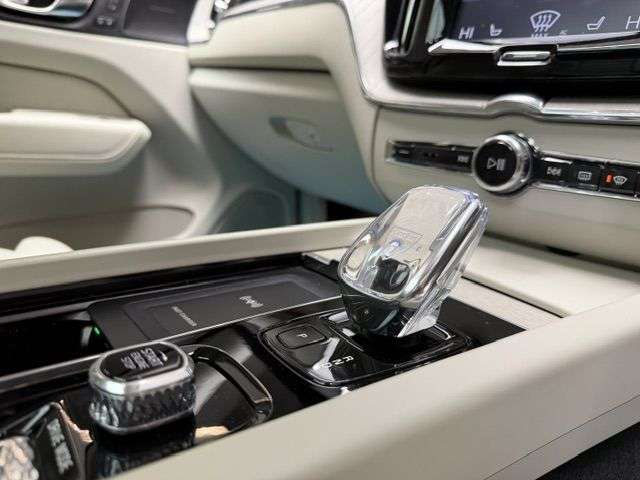 2020 VOLVO XC60 2020 VOLVO XC60