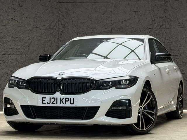 A 2021 BMW 3 SERIES 3.0 330d MHT M Sport Saloon 4dr Diesel Hybrid Auto xDrive Euro 6 (s/s) (286 A 2021 BMW 3 SERIES 3.0 330d MHT M Sport Saloon 4dr Diesel Hybrid Auto xDrive Euro 6 (s/s) (286