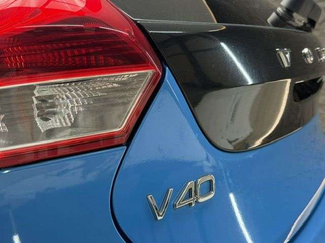 2014 VOLVO V40 2014 VOLVO V40