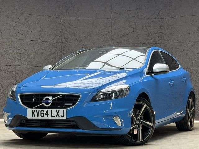 A 2014 VOLVO V40 2.0 D4 R-Design Lux Nav Hatchback 5dr Diesel Manual Euro 6 (s/s) (190 ps) F A 2014 VOLVO V40 2.0 D4 R-Design Lux Nav Hatchback 5dr Diesel Manual Euro 6 (s/s) (190 ps) F