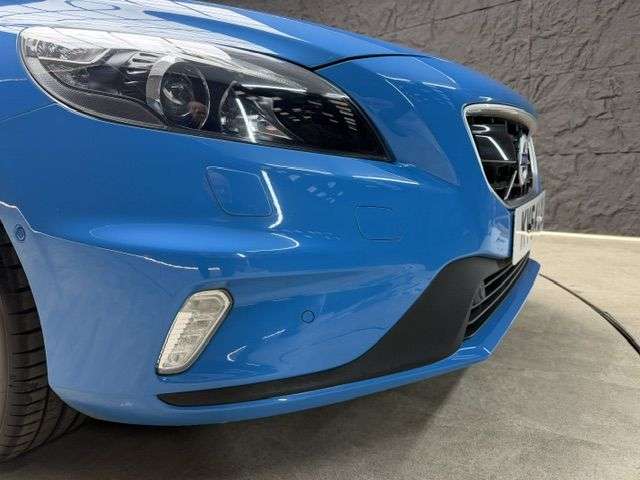 2014 VOLVO V40 2014 VOLVO V40