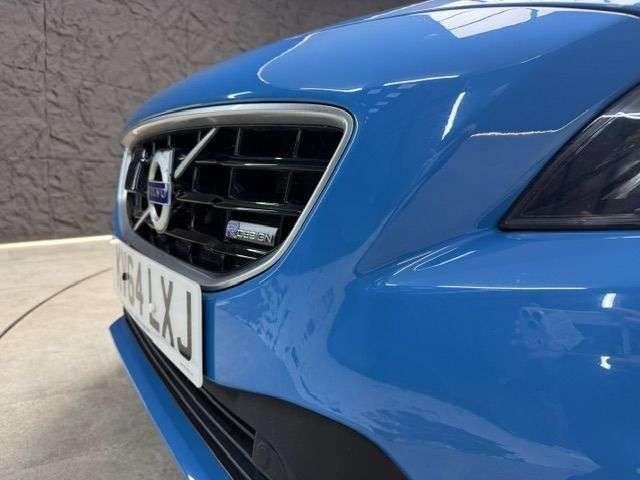 2014 VOLVO V40 2014 VOLVO V40