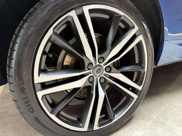 2021 VOLVO XC60 2021 VOLVO XC60