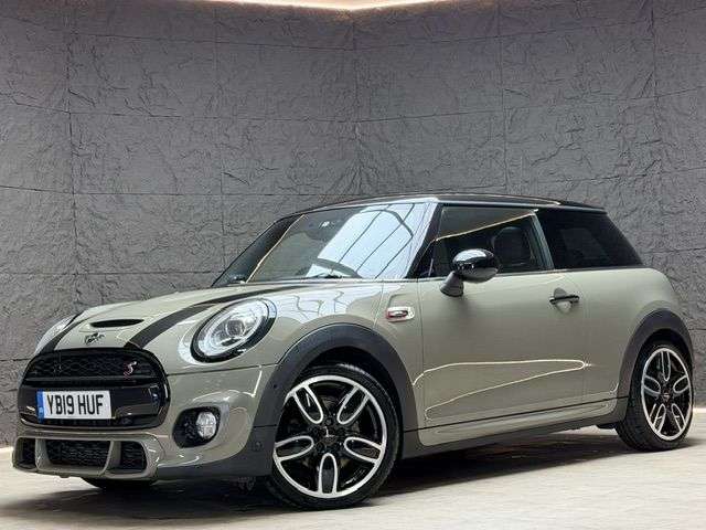 A 2019 MINI HATCH 2.0 Cooper S Sport Hatchback 3dr Petrol Steptronic Euro 6 (s/s) (192 ps) NA A 2019 MINI HATCH 2.0 Cooper S Sport Hatchback 3dr Petrol Steptronic Euro 6 (s/s) (192 ps) NA