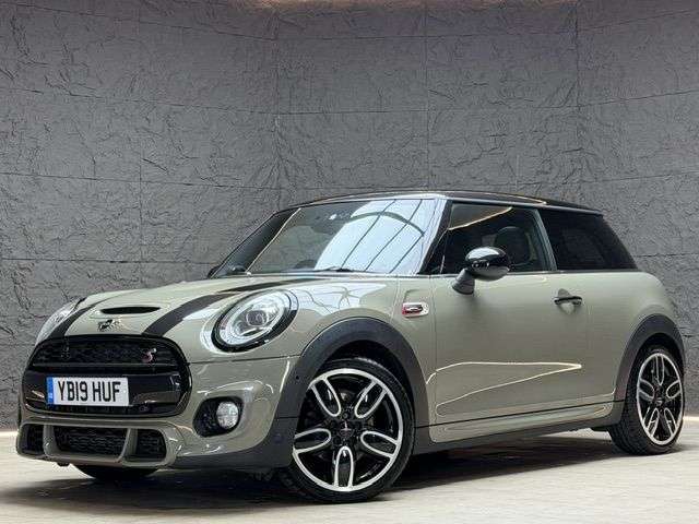 A 2019 MINI HATCH 2.0 Cooper S Sport Hatchback 3dr Petrol Steptronic Euro 6 (s/s) (192 ps) NA A 2019 MINI HATCH 2.0 Cooper S Sport Hatchback 3dr Petrol Steptronic Euro 6 (s/s) (192 ps) NA