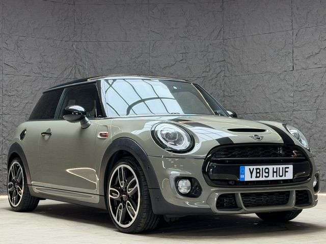 A 2019 MINI HATCH 2.0 Cooper S Sport Hatchback 3dr Petrol Steptronic Euro 6 (s/s) (192 ps) NA A 2019 MINI HATCH 2.0 Cooper S Sport Hatchback 3dr Petrol Steptronic Euro 6 (s/s) (192 ps) NA