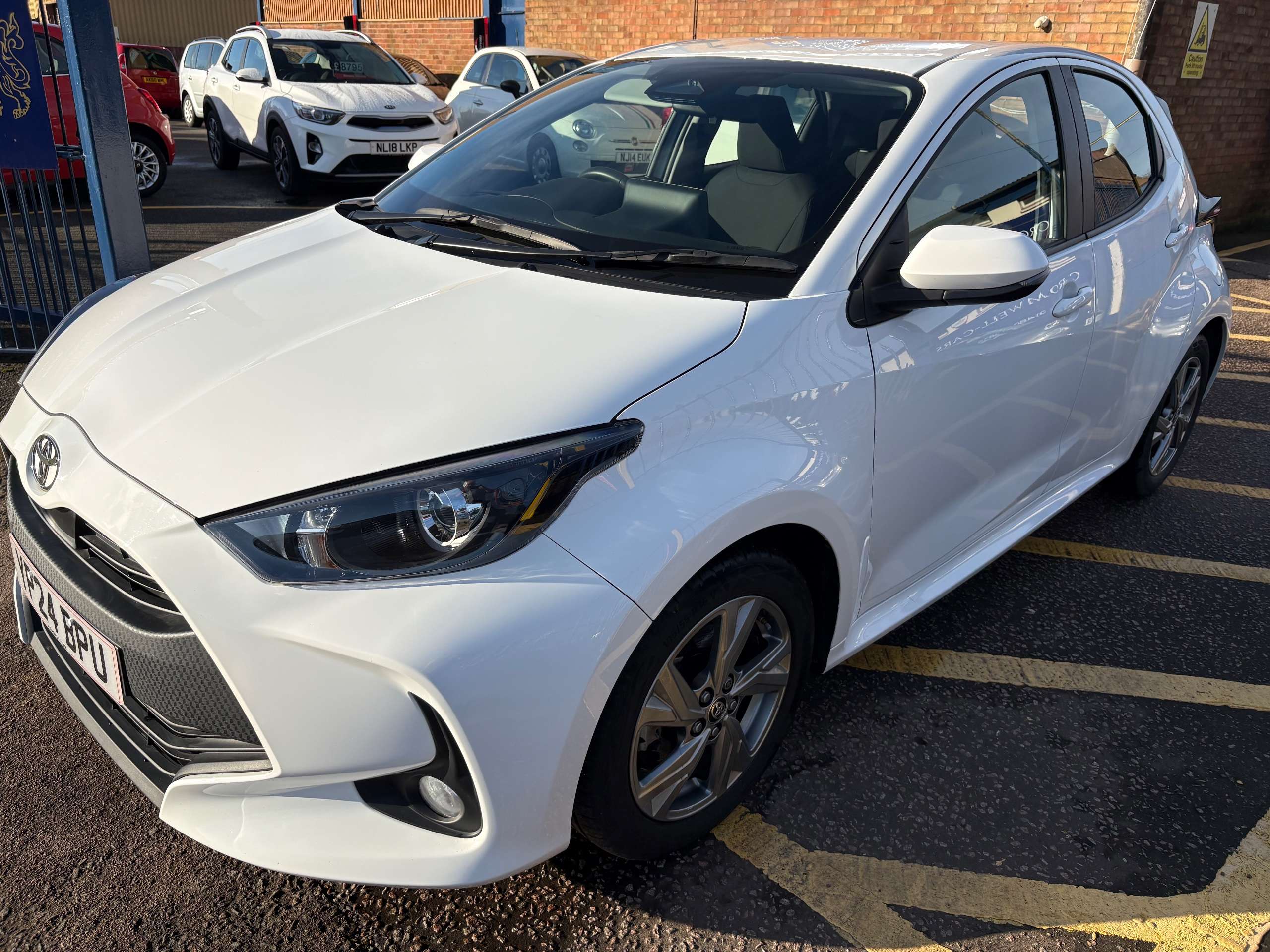 A 2024 TOYOTA YARIS 1.5 VVT-h Icon Hatchback 5dr Petrol Hybrid Automatic A 2024 TOYOTA YARIS 1.5 VVT-h Icon Hatchback 5dr Petrol Hybrid Automatic