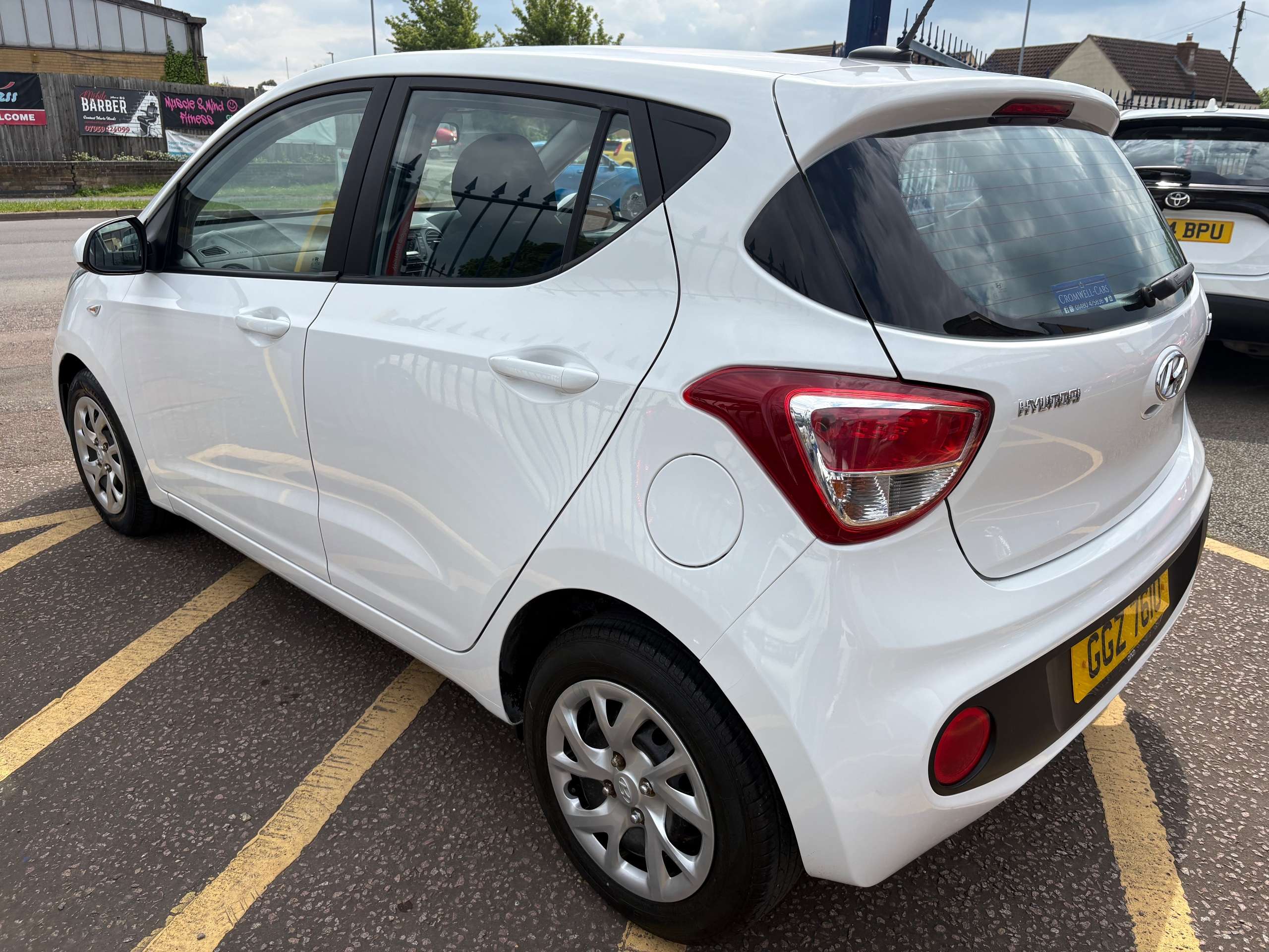 A 2017 HYUNDAI I10 1.0 SE Hatchback 5dr Petrol Manual Euro 6 (66 ps) A 2017 HYUNDAI I10 1.0 SE Hatchback 5dr Petrol Manual Euro 6 (66 ps)