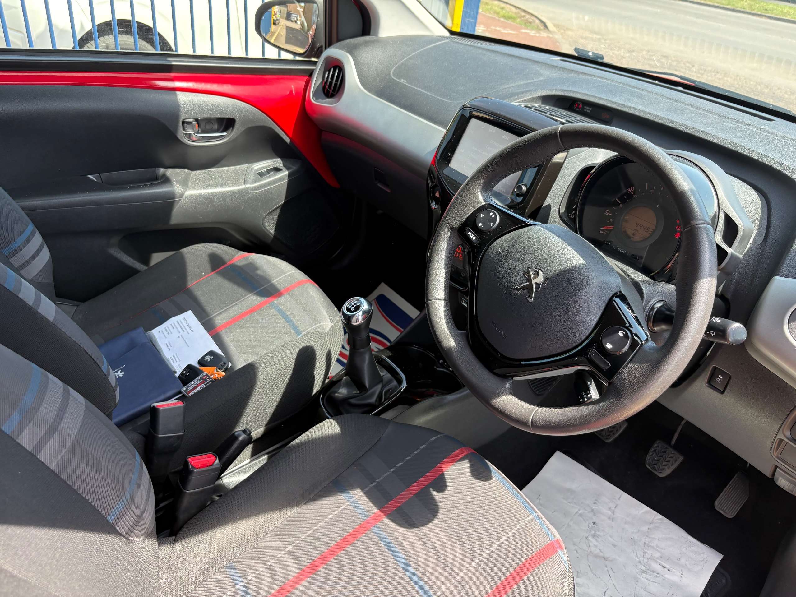 2014 PEUGEOT 108 2014 PEUGEOT 108