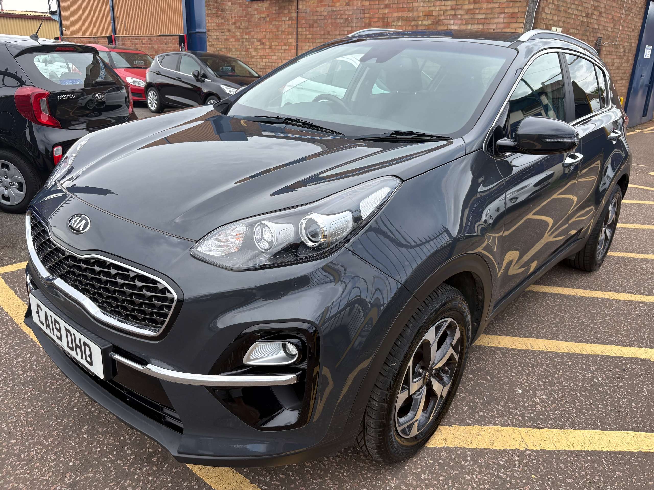 A 2019 KIA SPORTAGE 1.6 GDi 2 SUV 5Door (130 bhp) - Low Miles A 2019 KIA SPORTAGE 1.6 GDi 2 SUV 5Door (130 bhp) - Low Miles