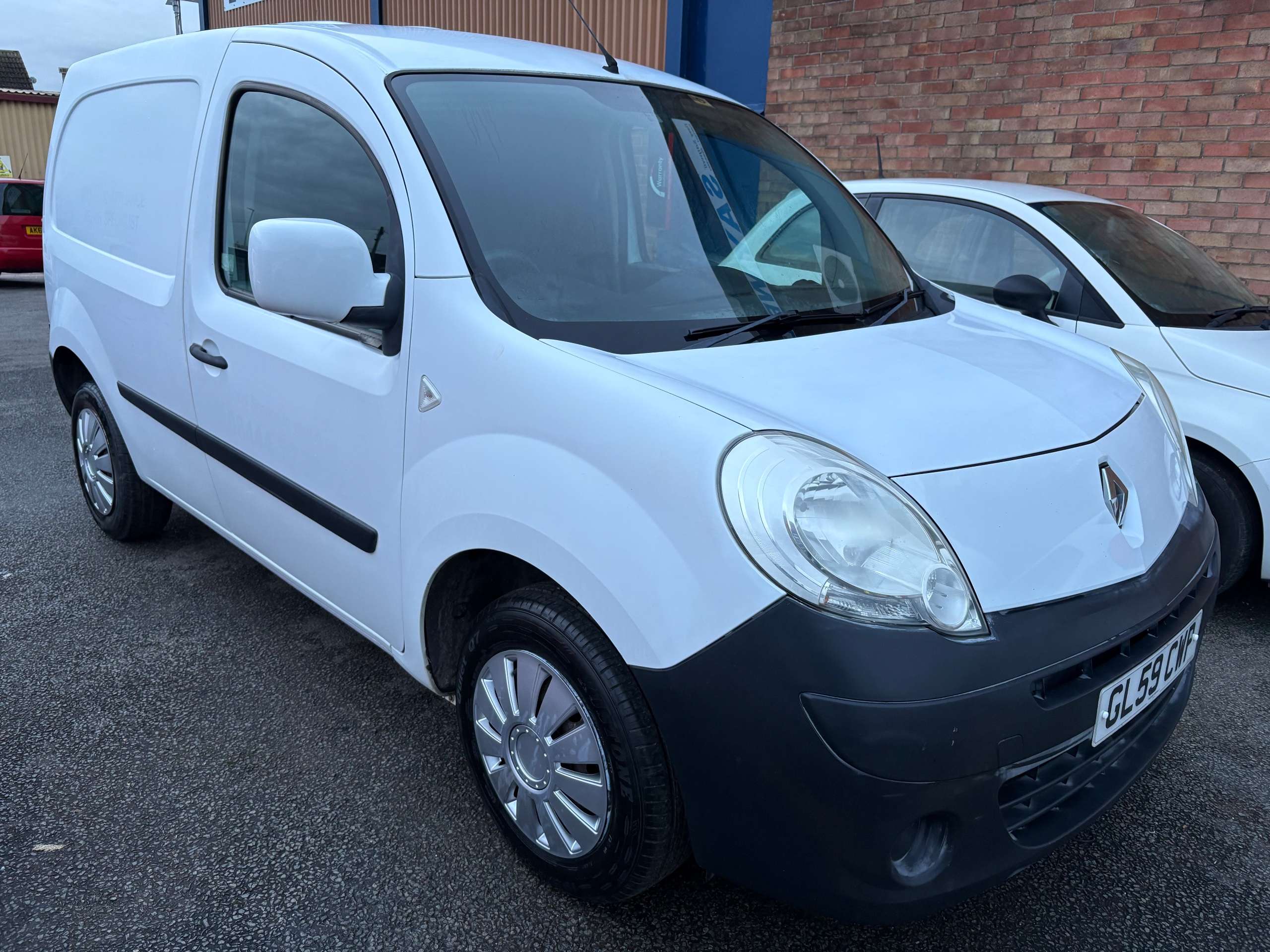 A 2010 RENAULT KANGOO 1.5 ML19 TD dCi Extra Panel Van 3dr Diesel Manual (140 g/km, 70 bhp) A 2010 RENAULT KANGOO 1.5 ML19 TD dCi Extra Panel Van 3dr Diesel Manual (140 g/km, 70 bhp)