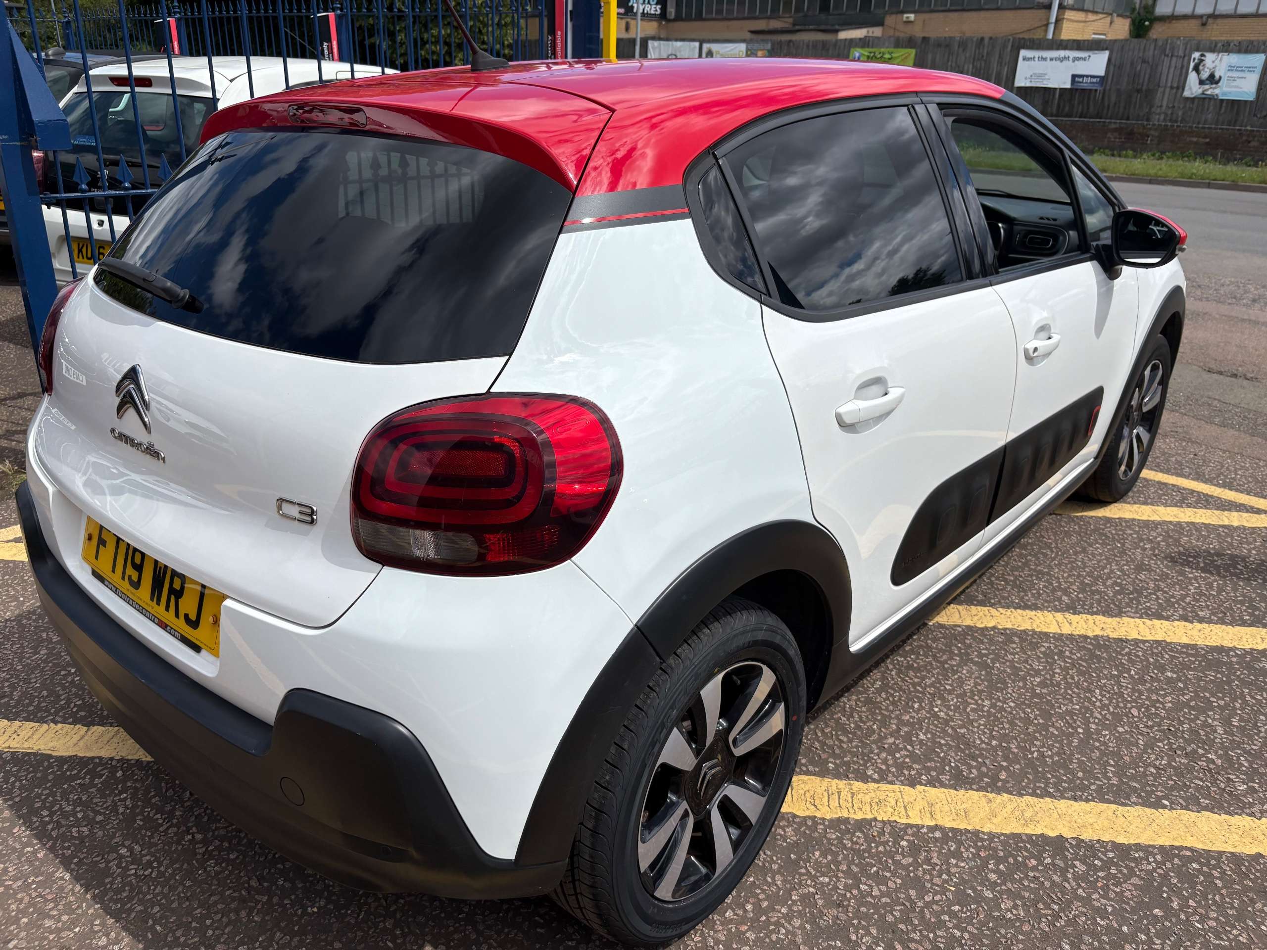 A 2019 CITROEN C3 1.5 BlueHDi Flair Hatchback 5dr Diesel Manual Euro 6 (s/s) (100 ps) A 2019 CITROEN C3 1.5 BlueHDi Flair Hatchback 5dr Diesel Manual Euro 6 (s/s) (100 ps)