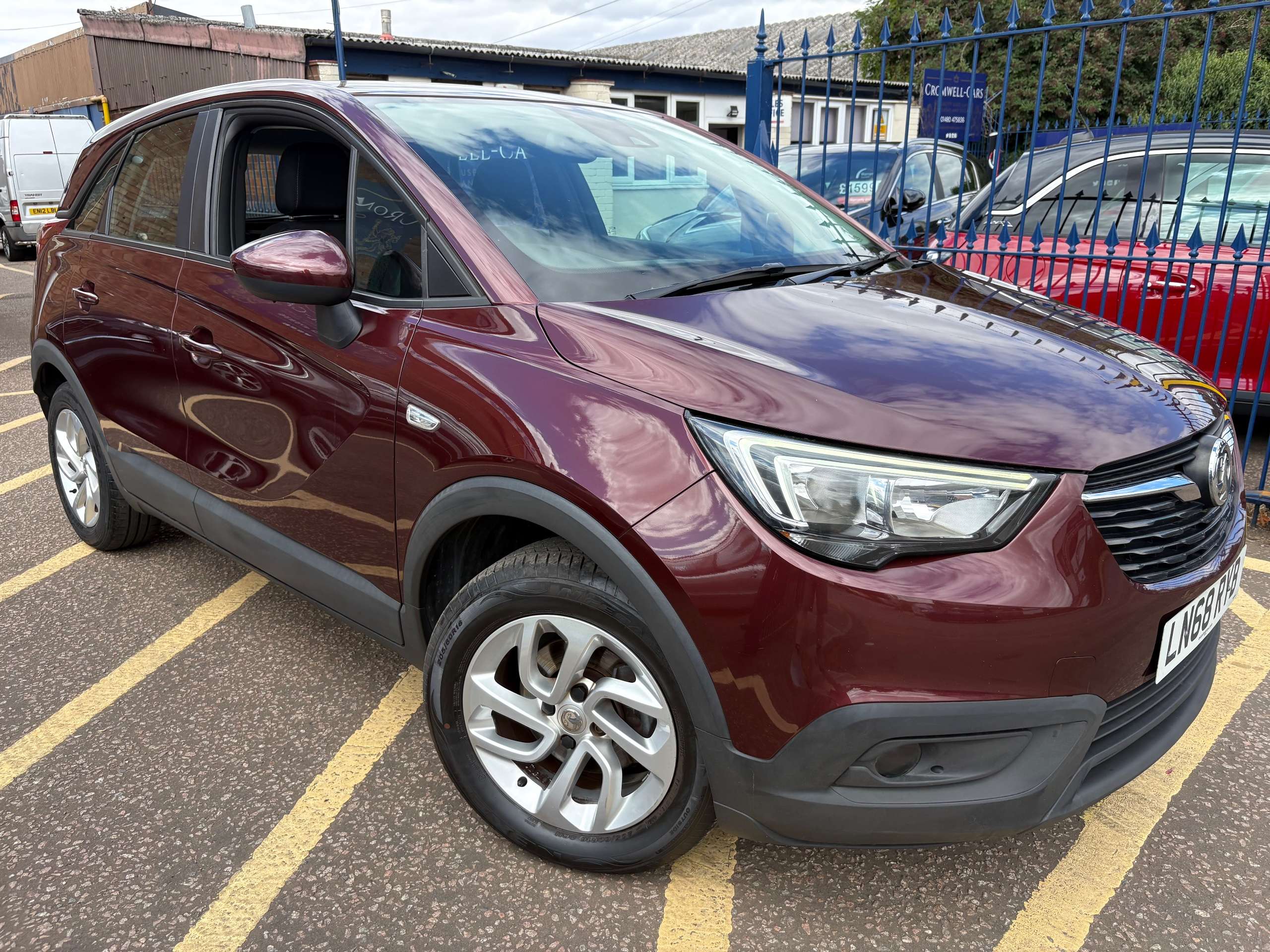 A 2018 VAUXHALL CROSSLAND X (68 plate) 1.2 Turbo ecoTEC SE Nav SUV 5 Door (110 ps) A 2018 VAUXHALL CROSSLAND X (68 plate) 1.2 Turbo ecoTEC SE Nav SUV 5 Door (110 ps)
