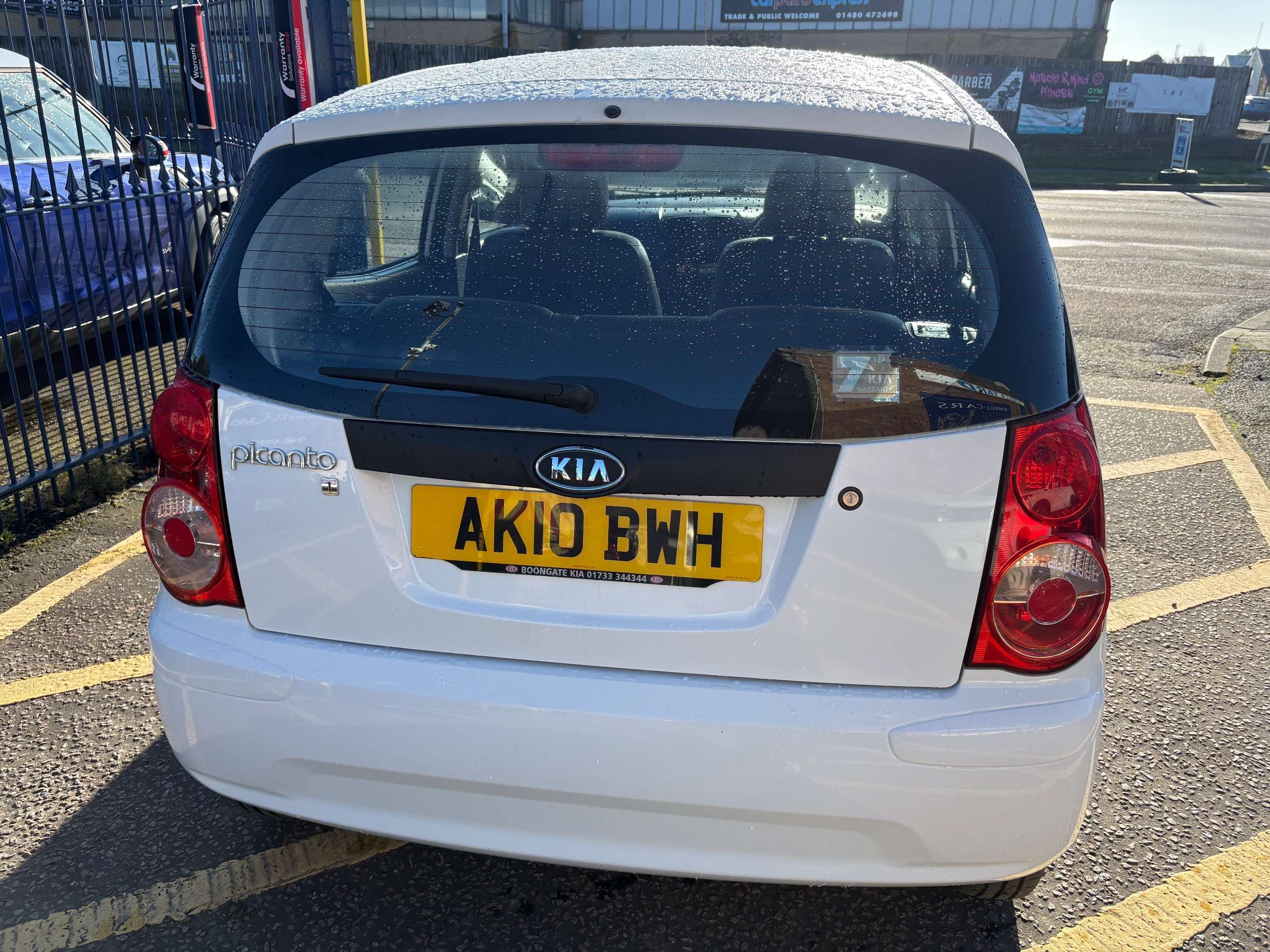 A 2010 KIA PICANTO 1.0 1 Hatchback 5 Door - One Owner A 2010 KIA PICANTO 1.0 1 Hatchback 5 Door - One Owner