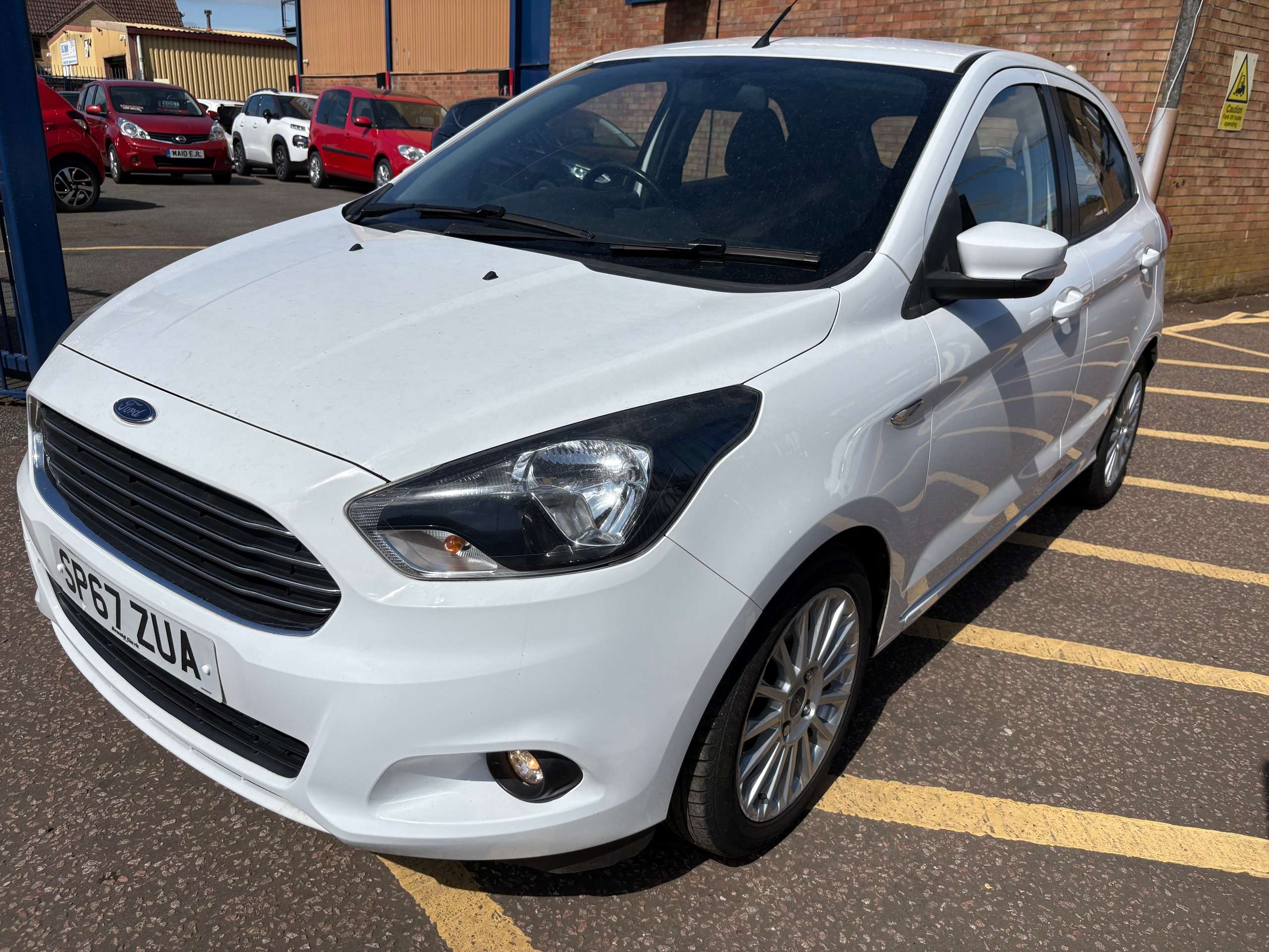 A 2017 FORD KA+ 1.2 Ti-VCT Zetec Hatchback 5 Door A 2017 FORD KA+ 1.2 Ti-VCT Zetec Hatchback 5 Door