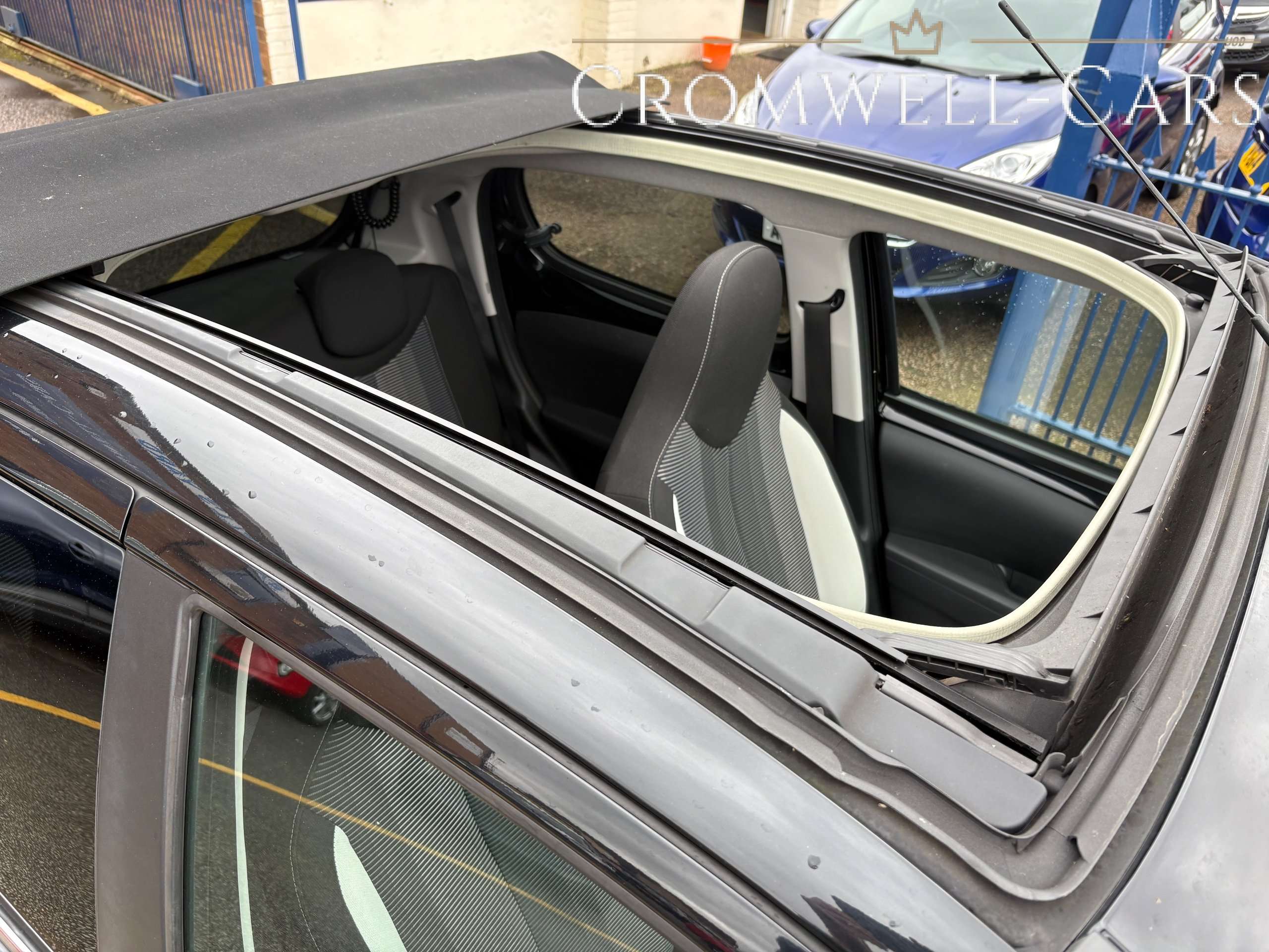 2015 PEUGEOT 108 2015 PEUGEOT 108