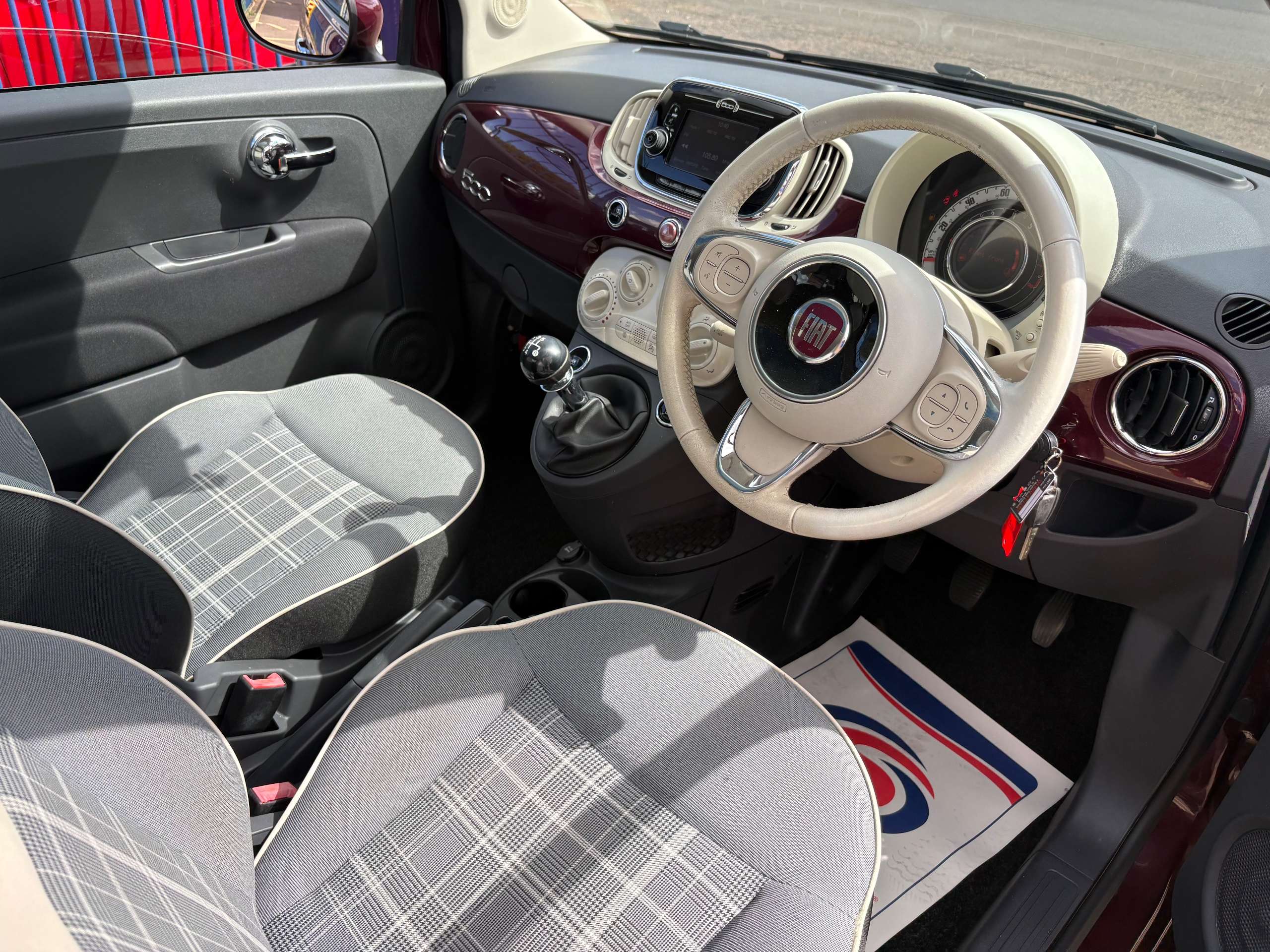 2017 FIAT 500 2017 FIAT 500