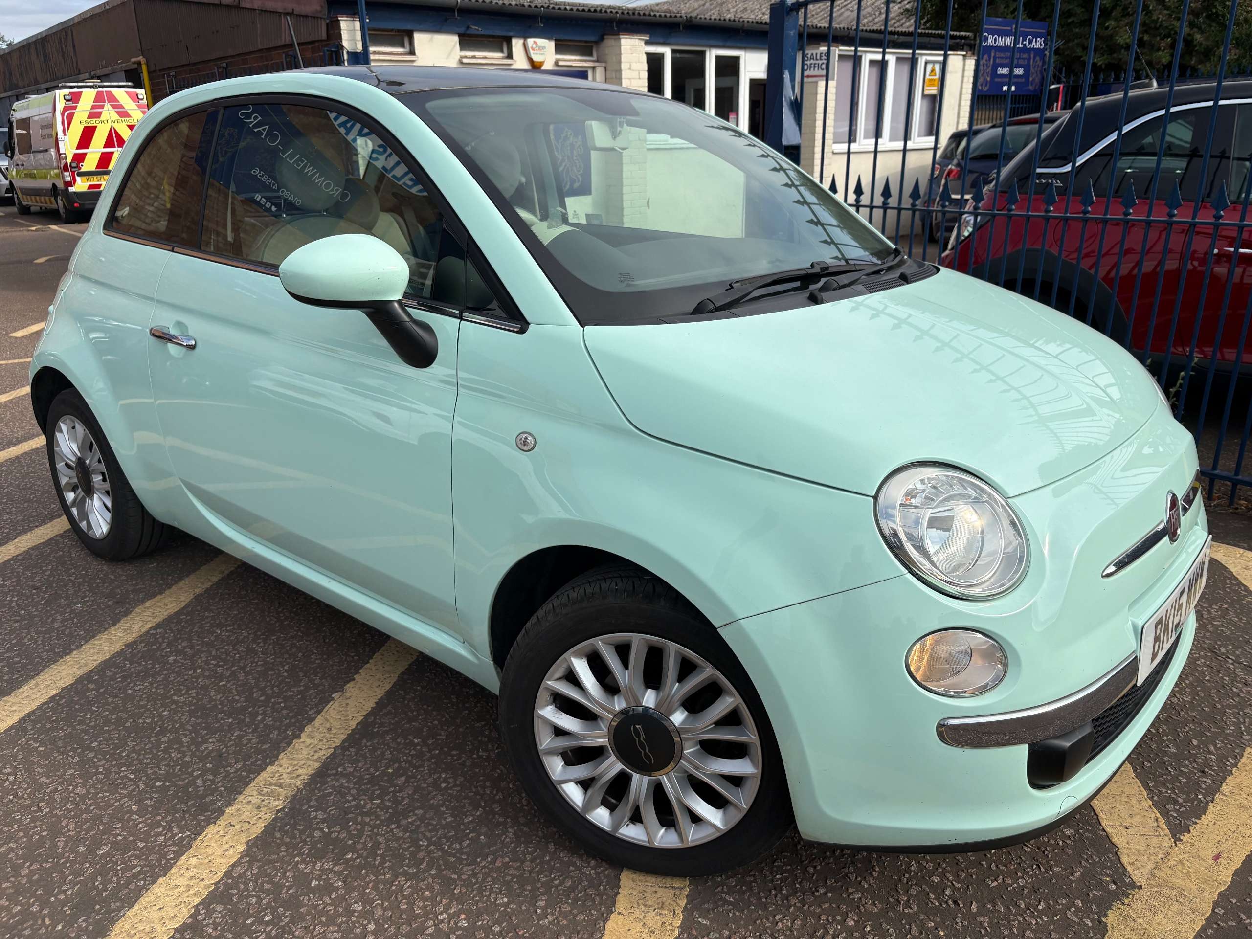 A 2015 FIAT 500 1.2 Lounge Hatchback 3dr Petrol Manual Euro 6 (s/s) (69 bhp) A 2015 FIAT 500 1.2 Lounge Hatchback 3dr Petrol Manual Euro 6 (s/s) (69 bhp)