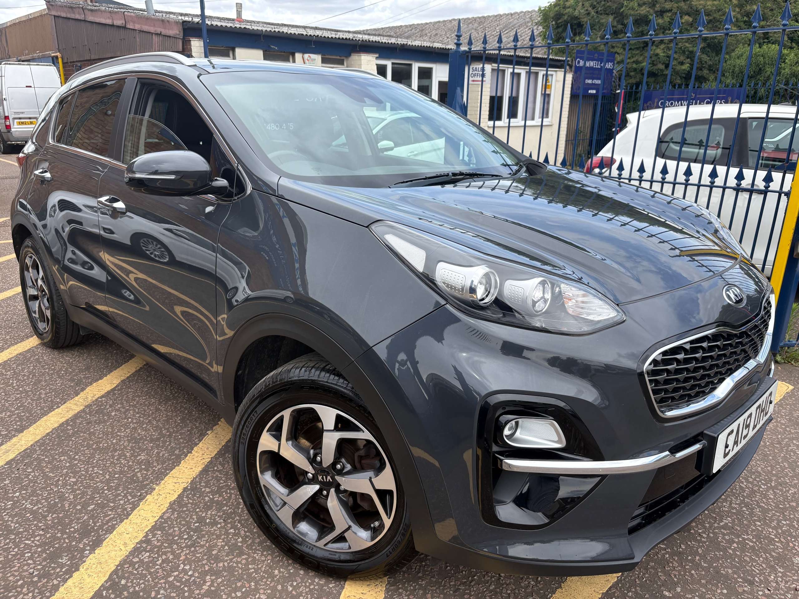 A 2019 KIA SPORTAGE 1.6 GDi 2 SUV 5Door (130 bhp) - Low Miles A 2019 KIA SPORTAGE 1.6 GDi 2 SUV 5Door (130 bhp) - Low Miles