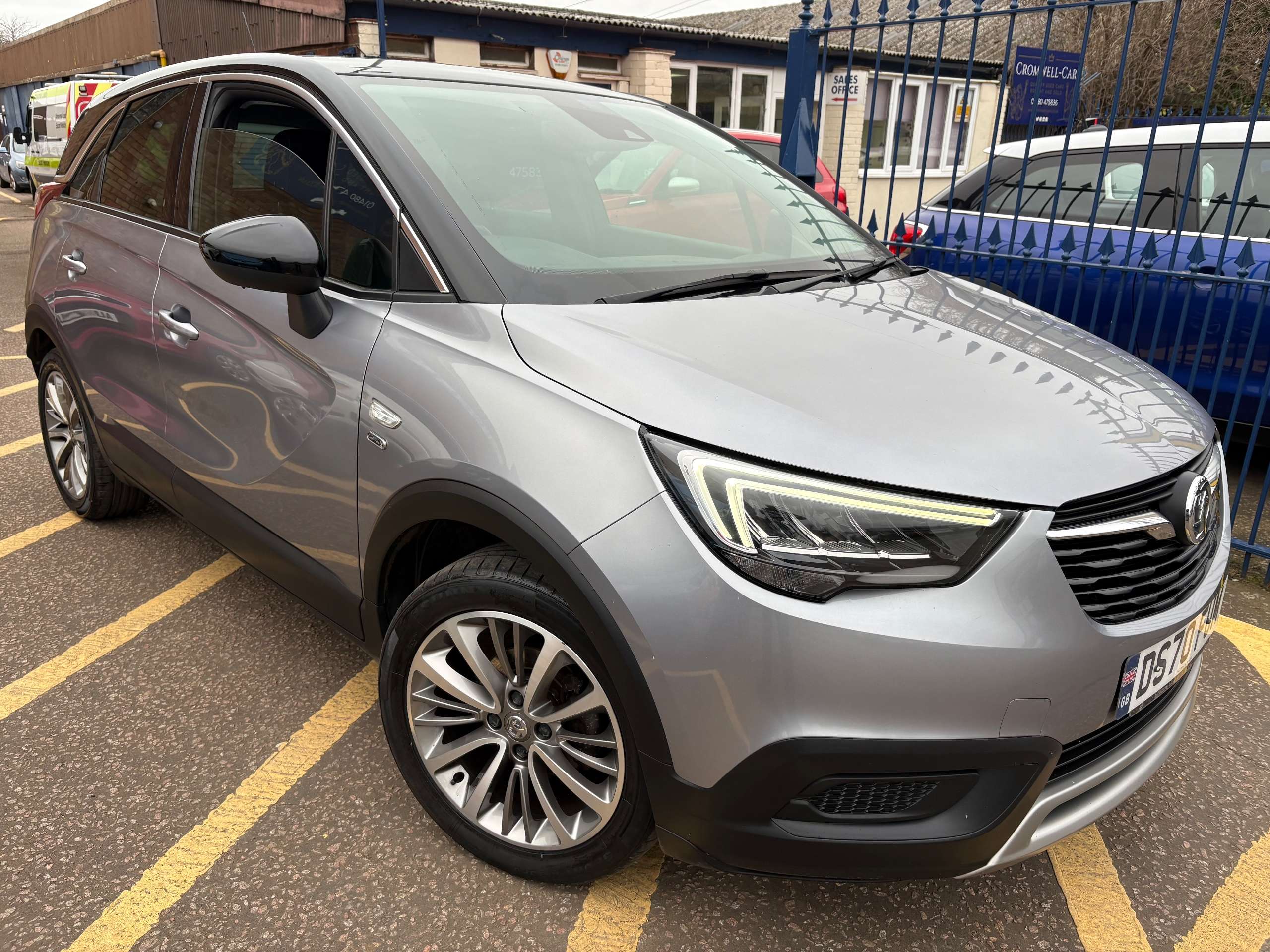 A 2020 VAUXHALL CROSSLAND X 1.2 Griffin SUV 5 Door - New Cambelt A 2020 VAUXHALL CROSSLAND X 1.2 Griffin SUV 5 Door - New Cambelt