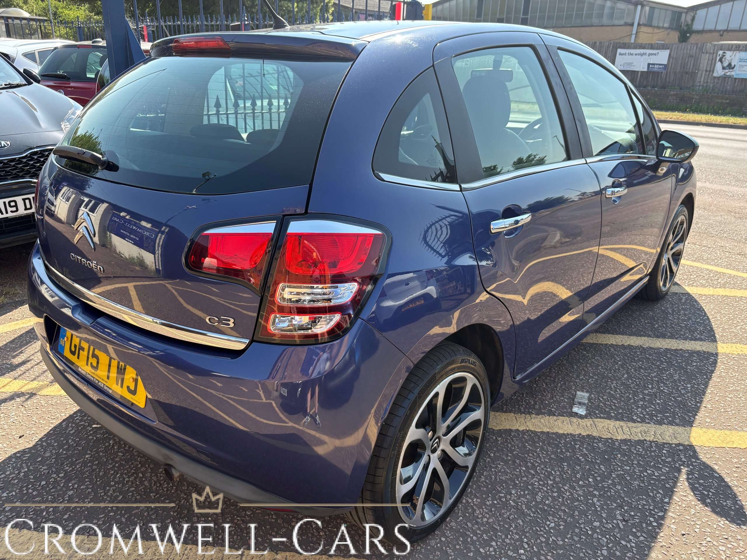 A 2015 CITROEN C3 1.2 PureTech Selection 5 Door - New Cambelt - 20 Road Tax A 2015 CITROEN C3 1.2 PureTech Selection 5 Door - New Cambelt - 20 Road Tax