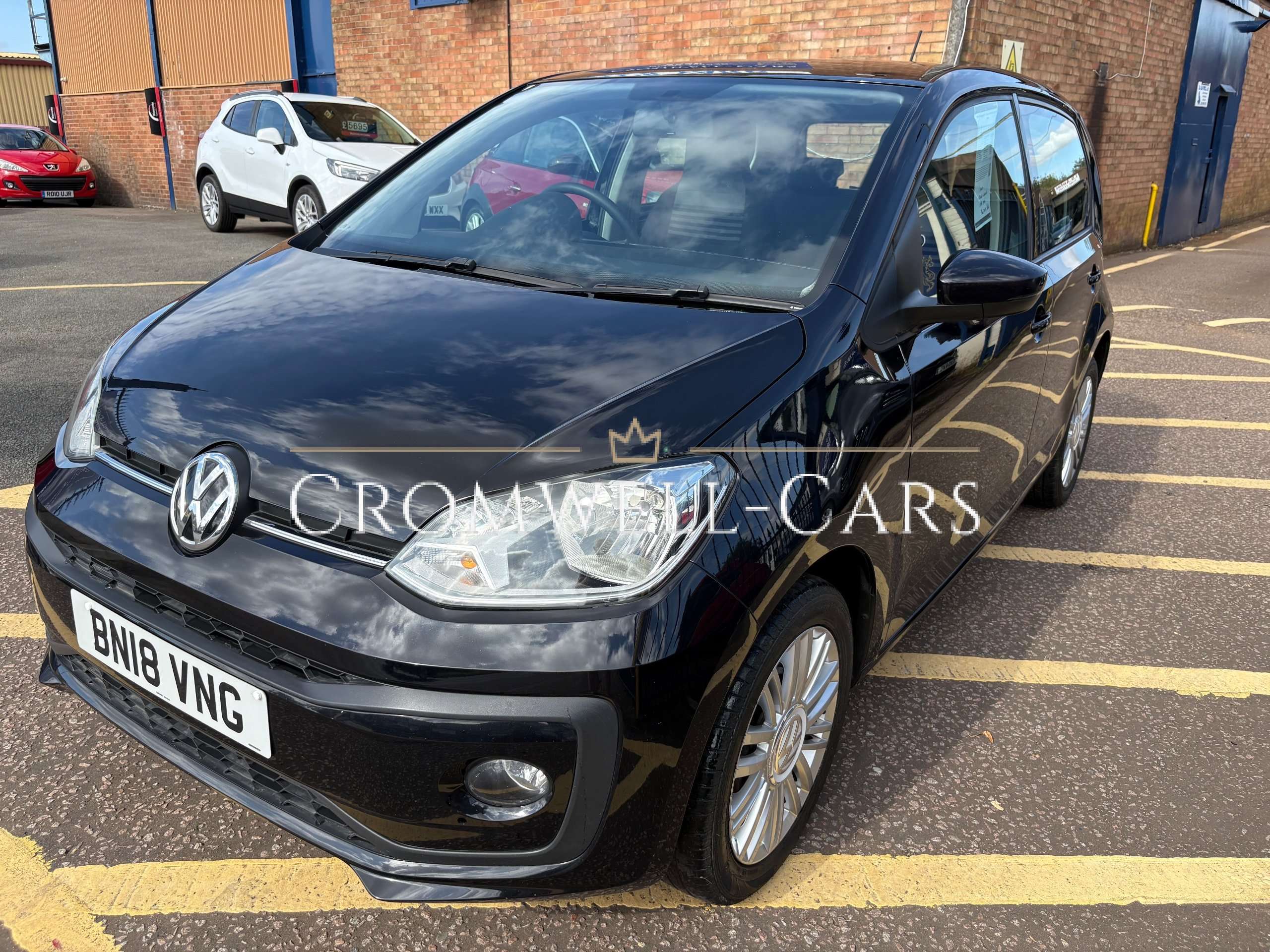 A 2018 VOLKSWAGEN UP! 1.0 Move up! Hatchback 5 Door / One Owner A 2018 VOLKSWAGEN UP! 1.0 Move up! Hatchback 5 Door / One Owner