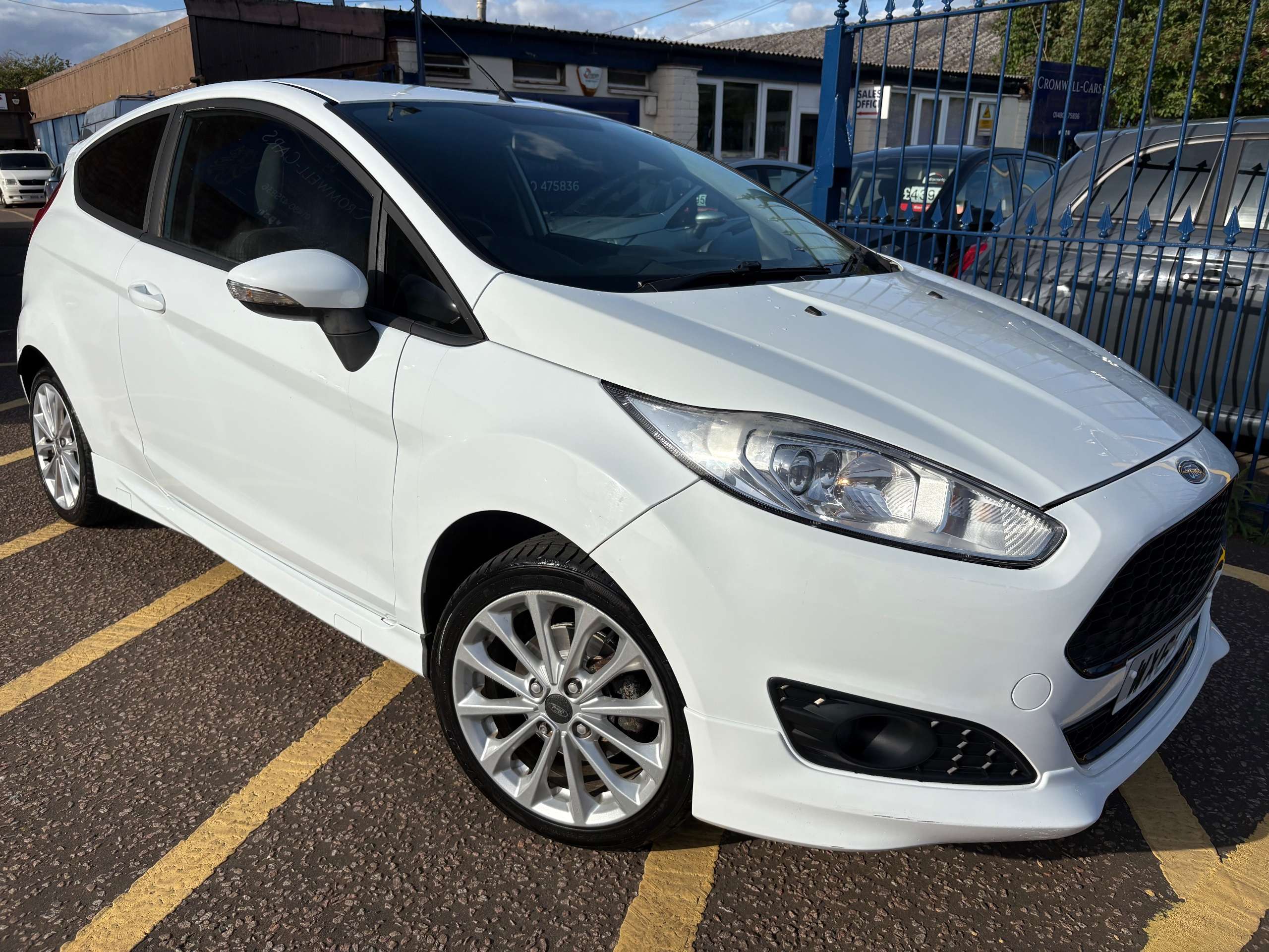 A 2013 FORD FIESTA (63 plate) 1.0 EcoBoost 125 Zetec S 3dr A 2013 FORD FIESTA (63 plate) 1.0 EcoBoost 125 Zetec S 3dr