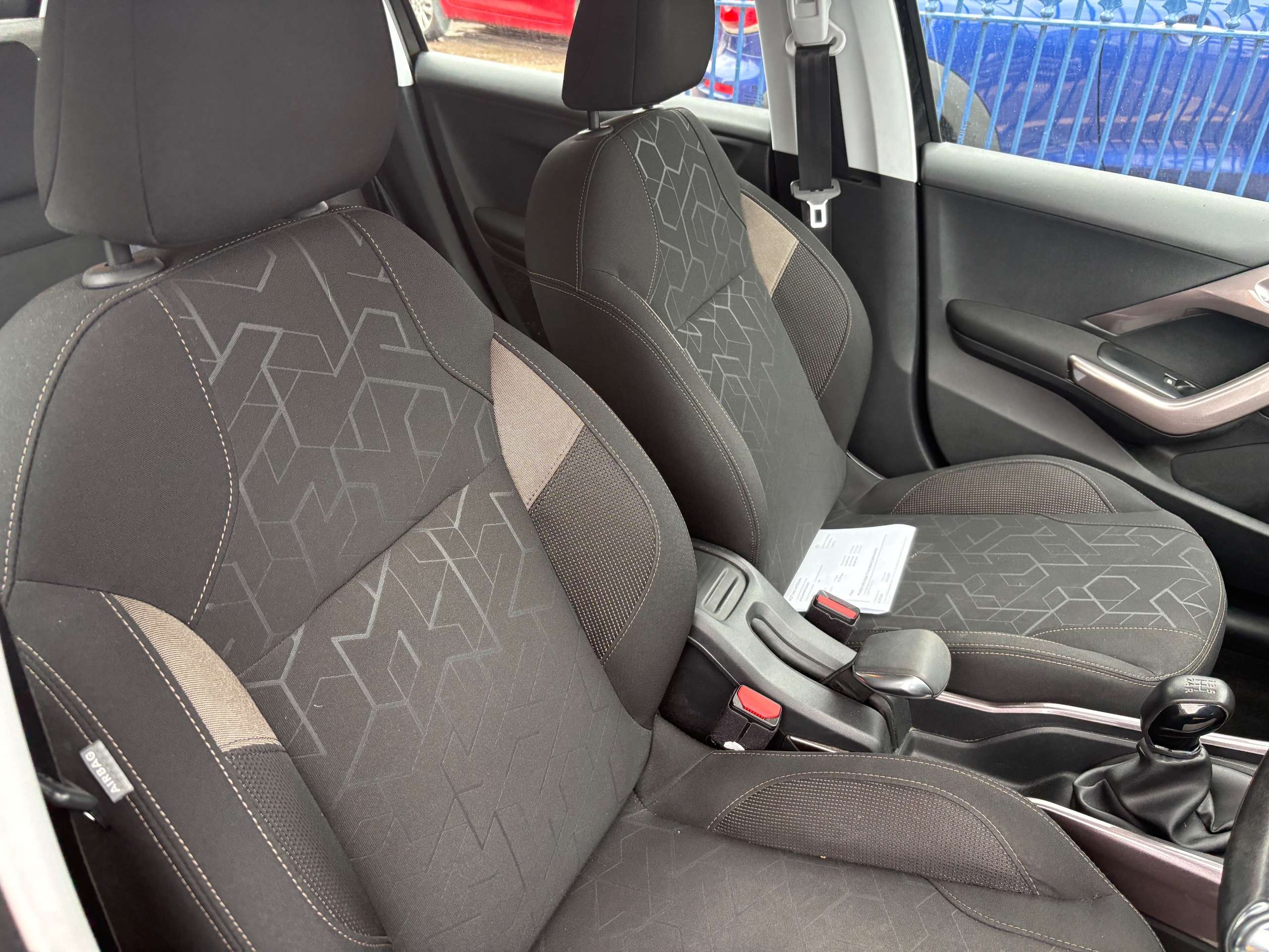 2014 PEUGEOT 2008 2014 PEUGEOT 2008