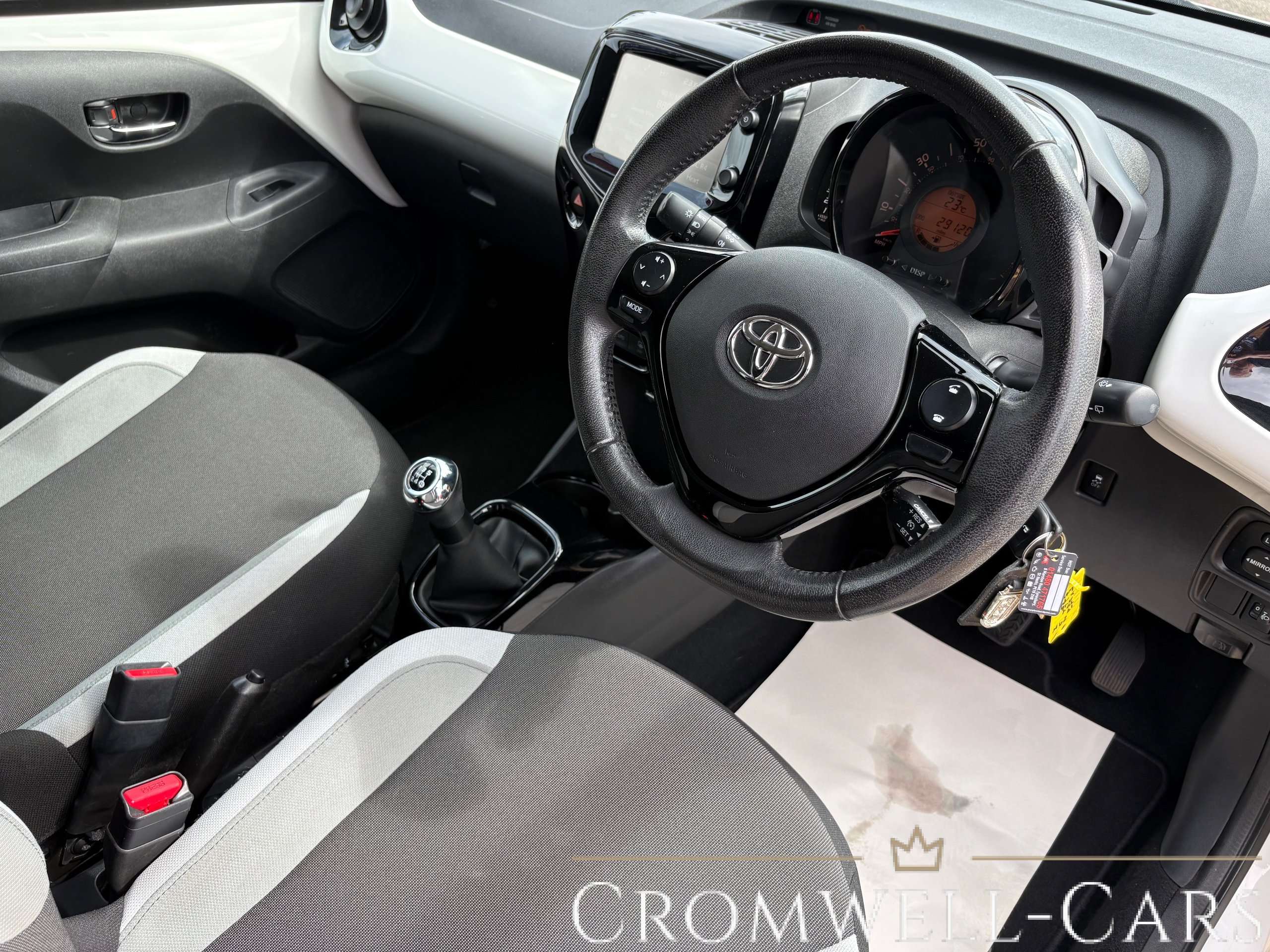 2017 TOYOTA AYGO 2017 TOYOTA AYGO