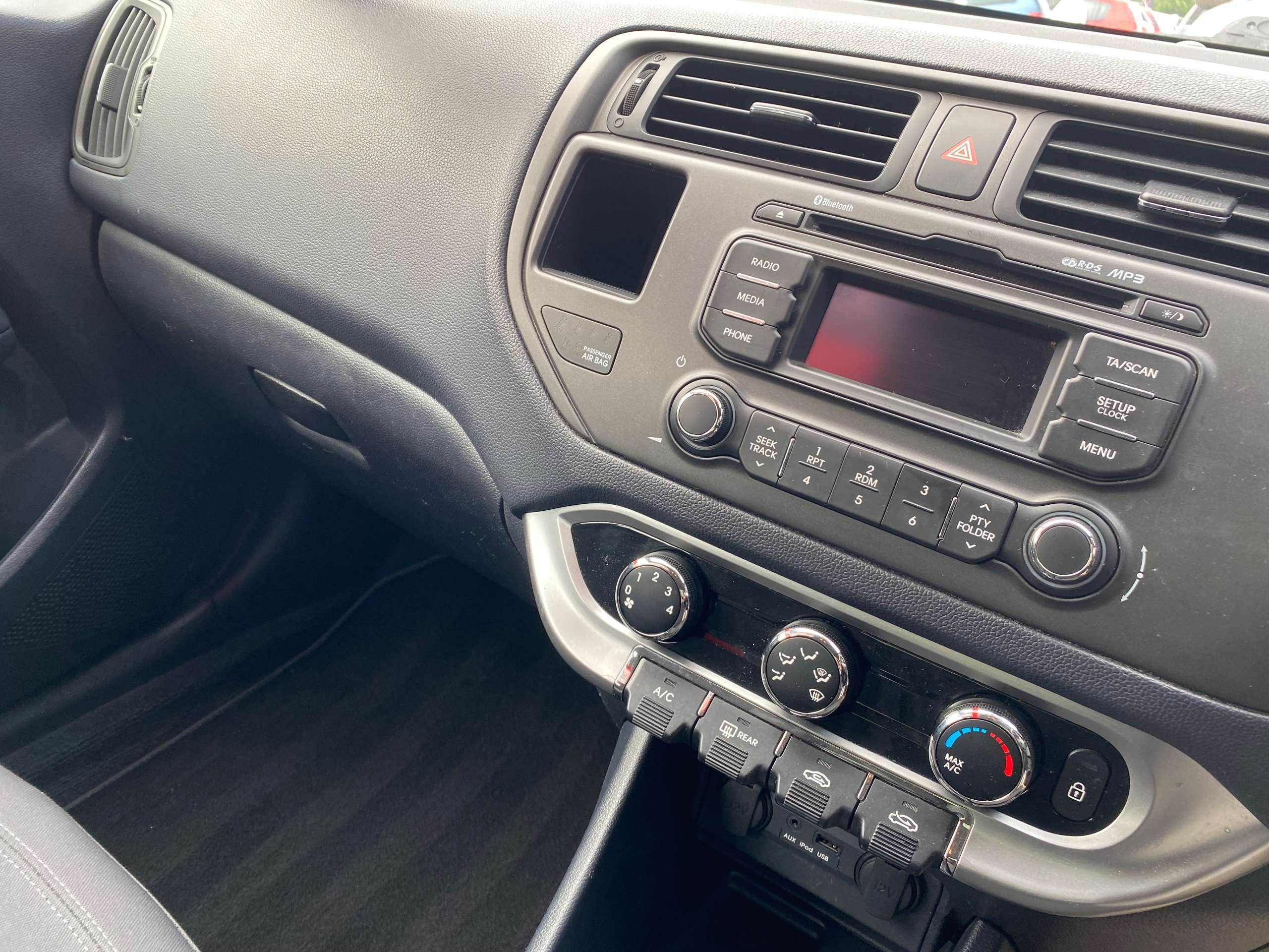 2013 KIA RIO 2013 KIA RIO