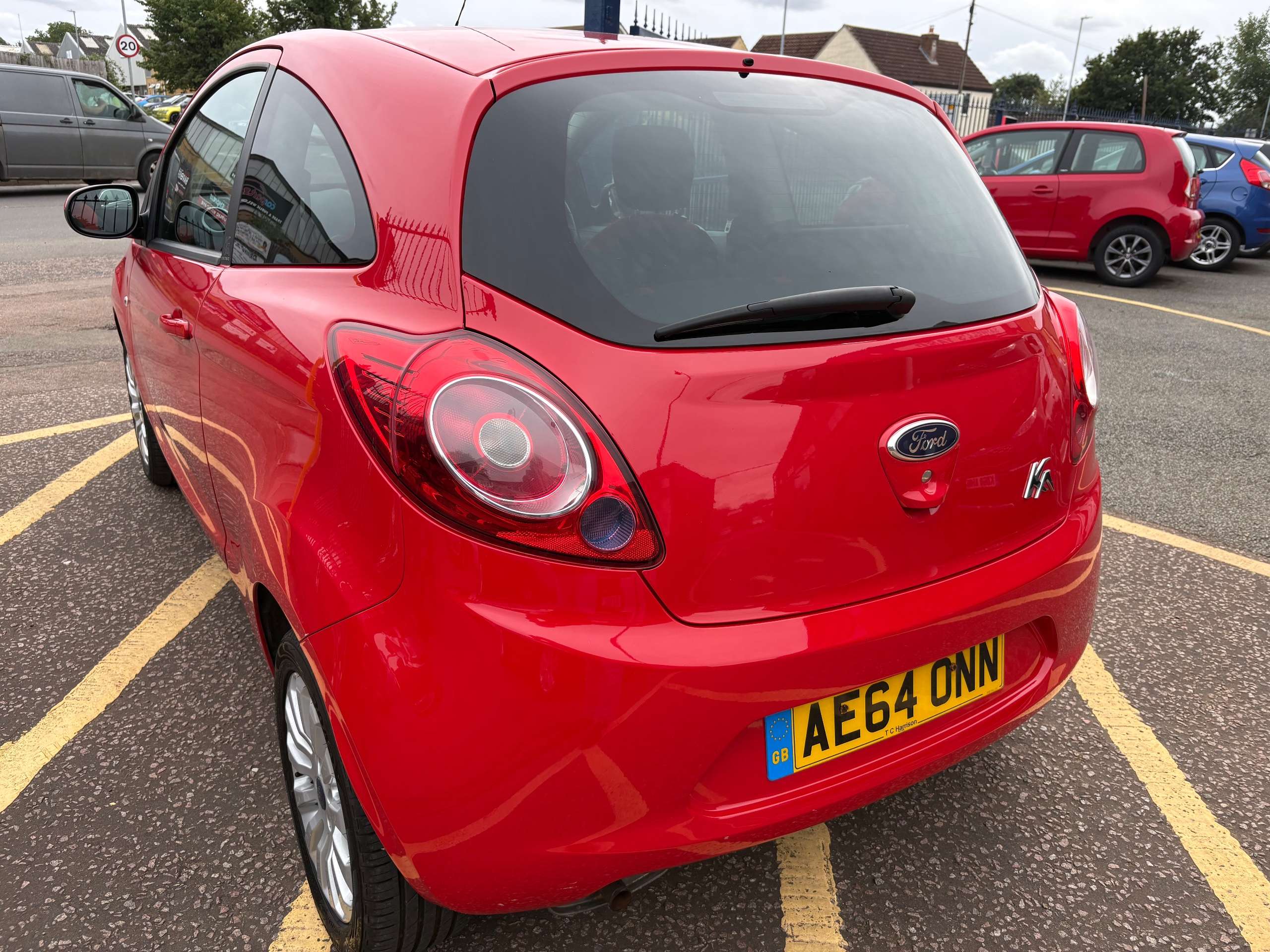 A 2014 FORD KA 1.2 Zetec Hatchback 3dr Petrol Manual Euro 5 (s/s) (69 ps) A 2014 FORD KA 1.2 Zetec Hatchback 3dr Petrol Manual Euro 5 (s/s) (69 ps)