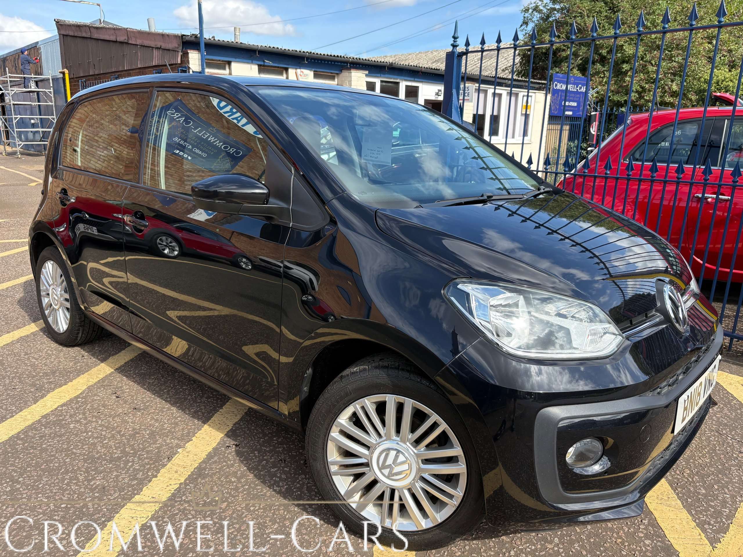 A 2018 VOLKSWAGEN UP! 1.0 Move up! Hatchback 5 Door / One Owner A 2018 VOLKSWAGEN UP! 1.0 Move up! Hatchback 5 Door / One Owner