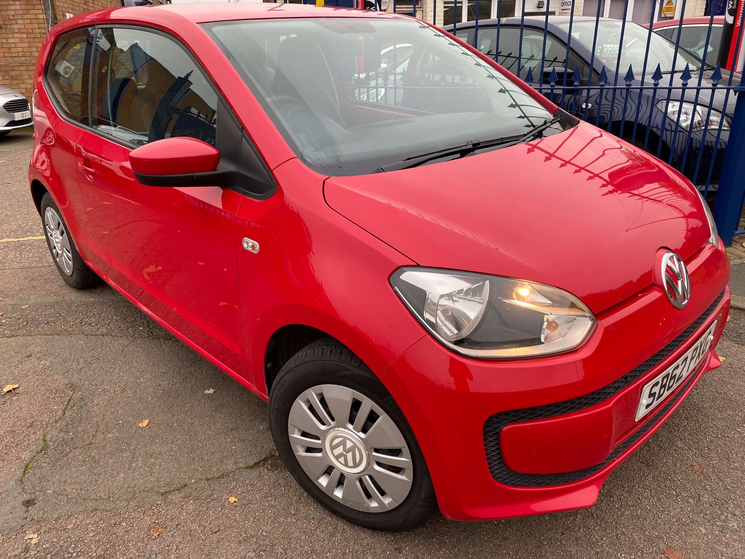 A 2013 VOLKSWAGEN UP 1.0 Move Up 3dr A 2013 VOLKSWAGEN UP 1.0 Move Up 3dr