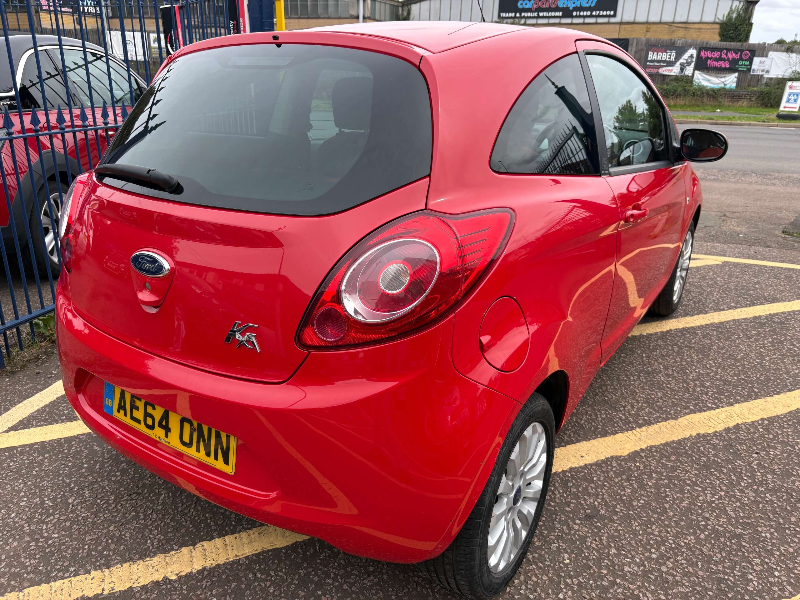 A 2014 FORD KA 1.2 Zetec Hatchback 3dr Petrol Manual Euro 5 (s/s) (69 ps) A 2014 FORD KA 1.2 Zetec Hatchback 3dr Petrol Manual Euro 5 (s/s) (69 ps)