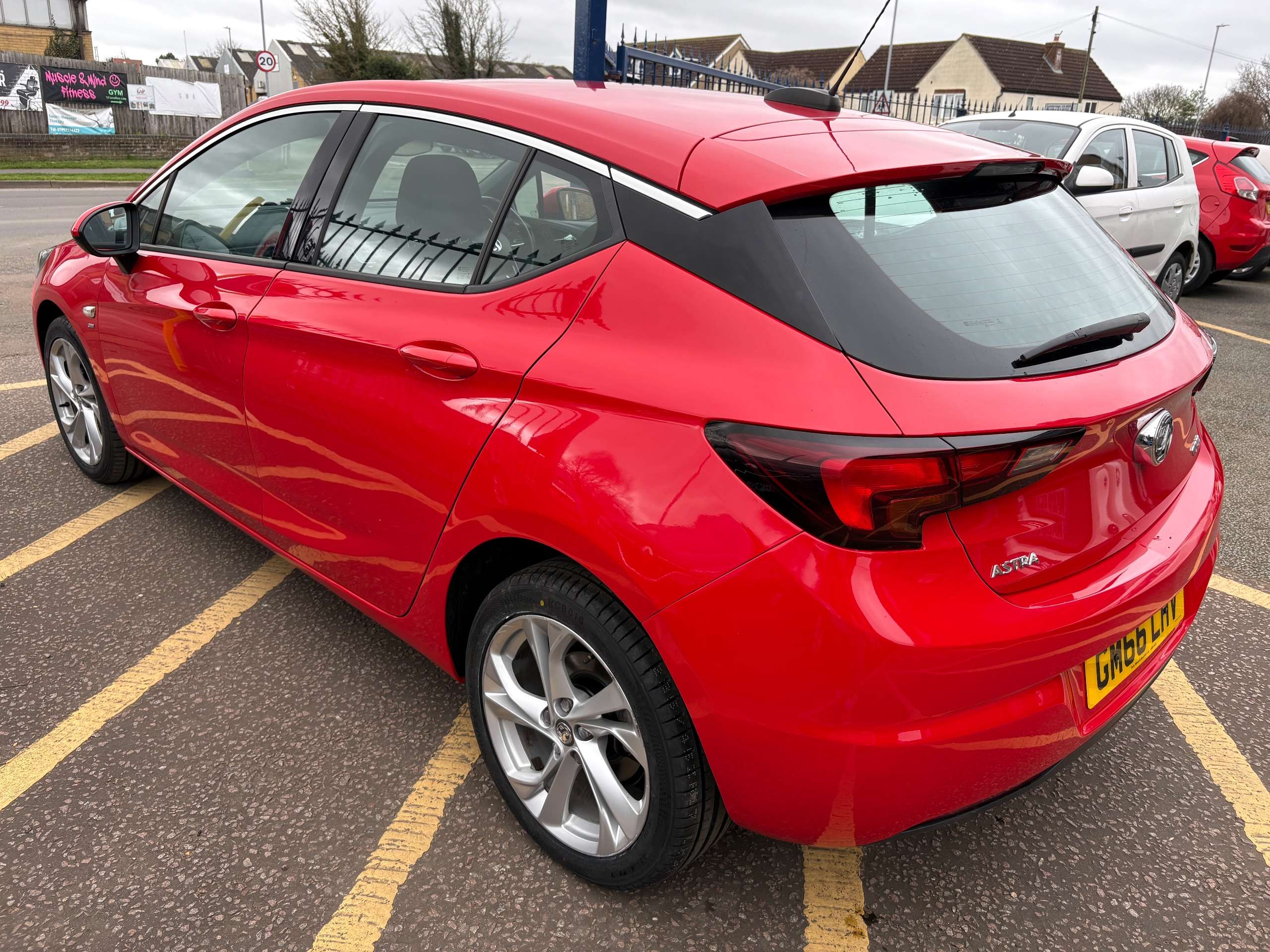 A 2017 VAUXHALL ASTRA 1.4i Turbo SRi Hatchback 5dr Petrol Manual Euro 6 (150 ps) A 2017 VAUXHALL ASTRA 1.4i Turbo SRi Hatchback 5dr Petrol Manual Euro 6 (150 ps)