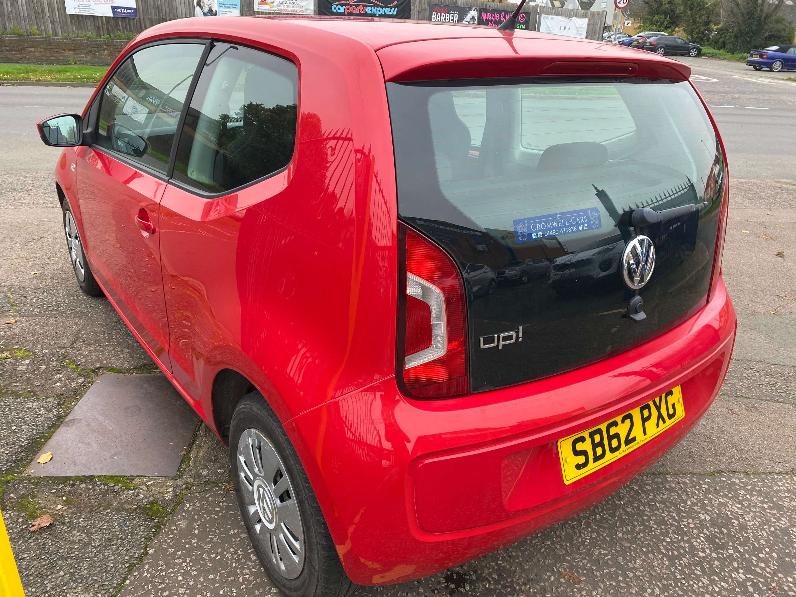 A 2013 VOLKSWAGEN UP 1.0 Move Up 3dr A 2013 VOLKSWAGEN UP 1.0 Move Up 3dr
