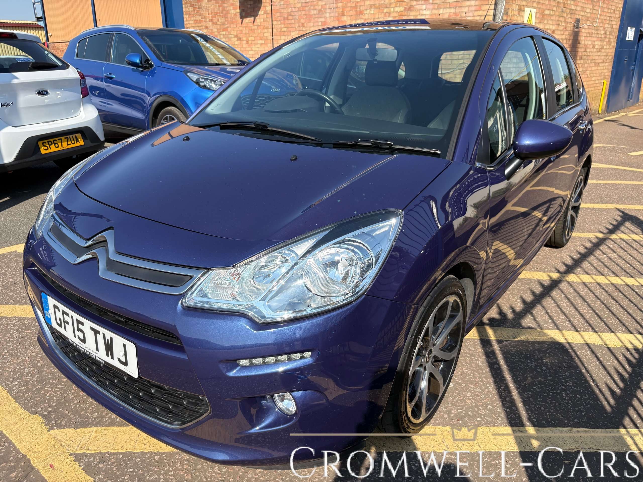 A 2015 CITROEN C3 1.2 PureTech Selection 5 Door - New Cambelt - 20 Road Tax A 2015 CITROEN C3 1.2 PureTech Selection 5 Door - New Cambelt - 20 Road Tax