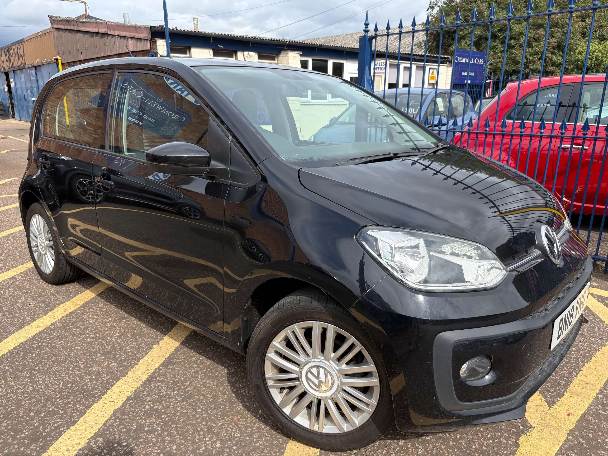 A 2018 VOLKSWAGEN UP! 1.0 Move up! Hatchback 5 Door / One Owner A 2018 VOLKSWAGEN UP! 1.0 Move up! Hatchback 5 Door / One Owner