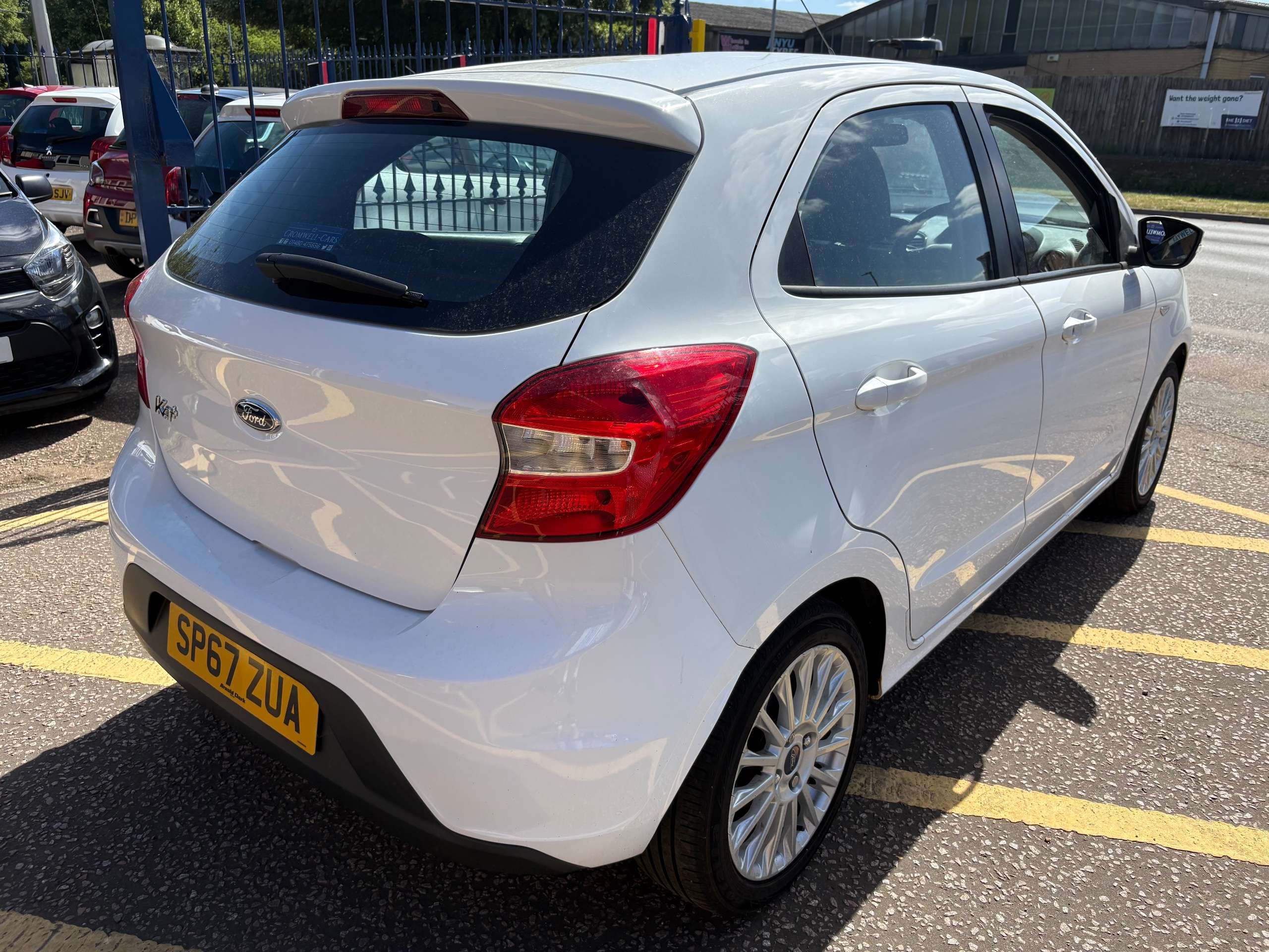 A 2017 FORD KA+ 1.2 Ti-VCT Zetec Hatchback 5 Door A 2017 FORD KA+ 1.2 Ti-VCT Zetec Hatchback 5 Door