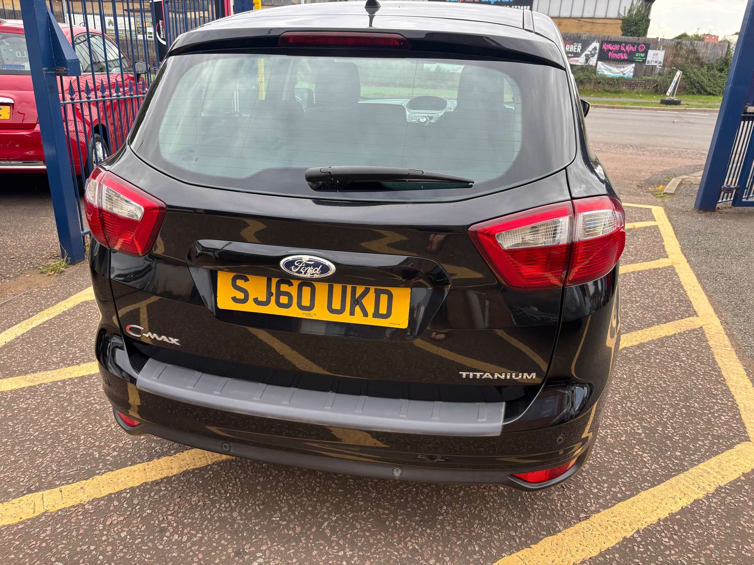 A 2010 FORD C-MAX TITANIUM TDCI A 2010 FORD C-MAX TITANIUM TDCI
