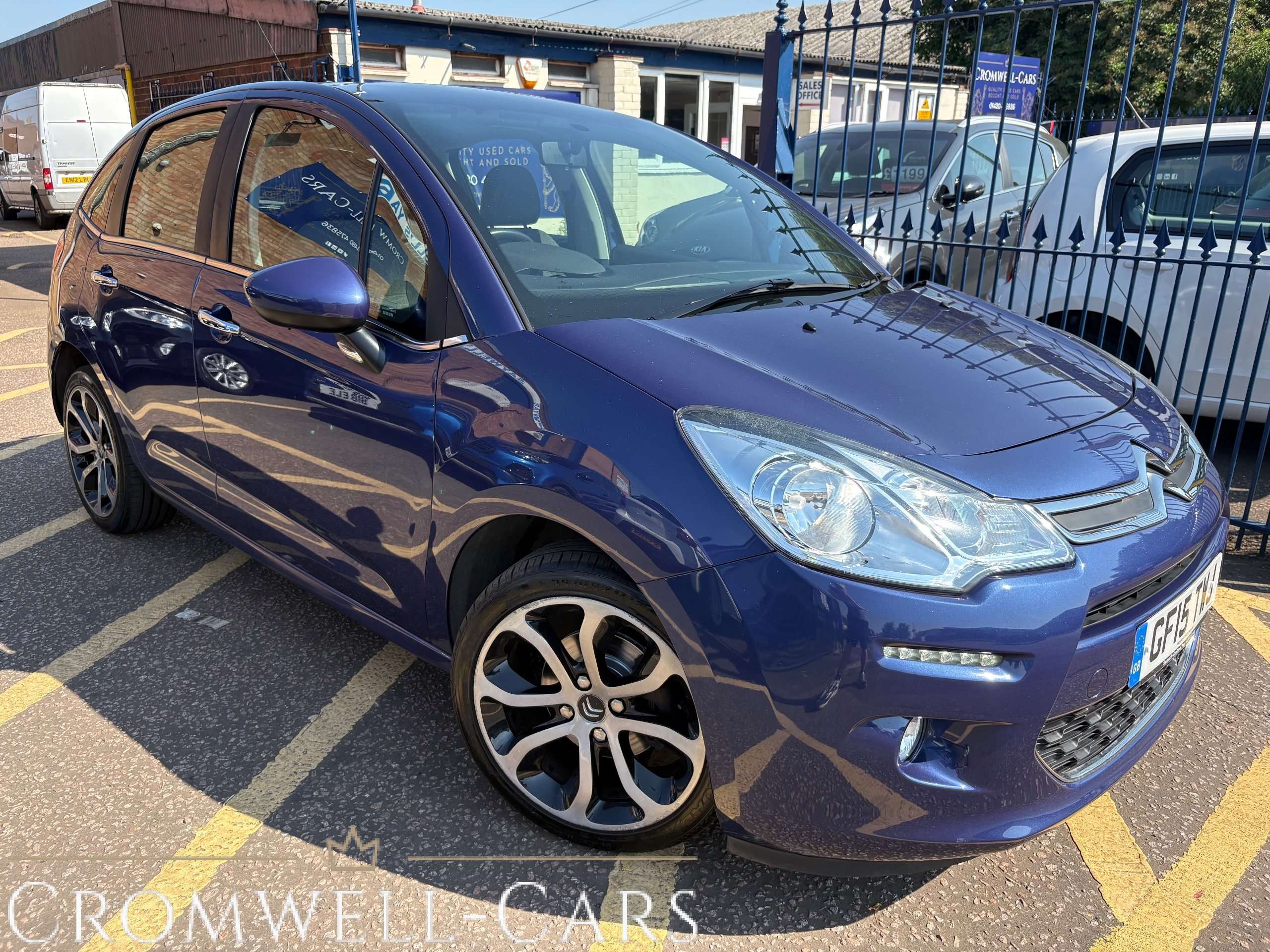 A 2015 CITROEN C3 1.2 PureTech Selection 5 Door - New Cambelt - 20 Road Tax A 2015 CITROEN C3 1.2 PureTech Selection 5 Door - New Cambelt - 20 Road Tax