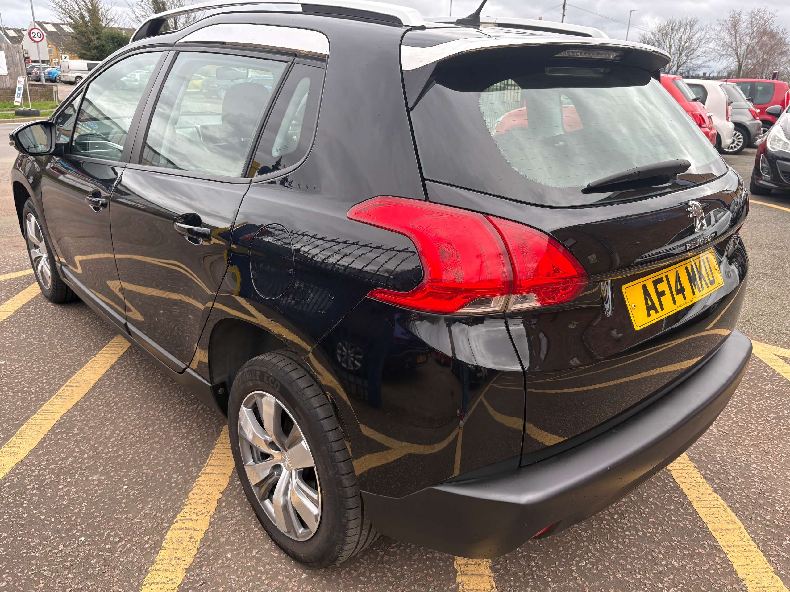 A 2014 PEUGEOT 2008 1.4 HDi Active SUV 5dr Diesel Manual Euro 5 (70 ps) A 2014 PEUGEOT 2008 1.4 HDi Active SUV 5dr Diesel Manual Euro 5 (70 ps)