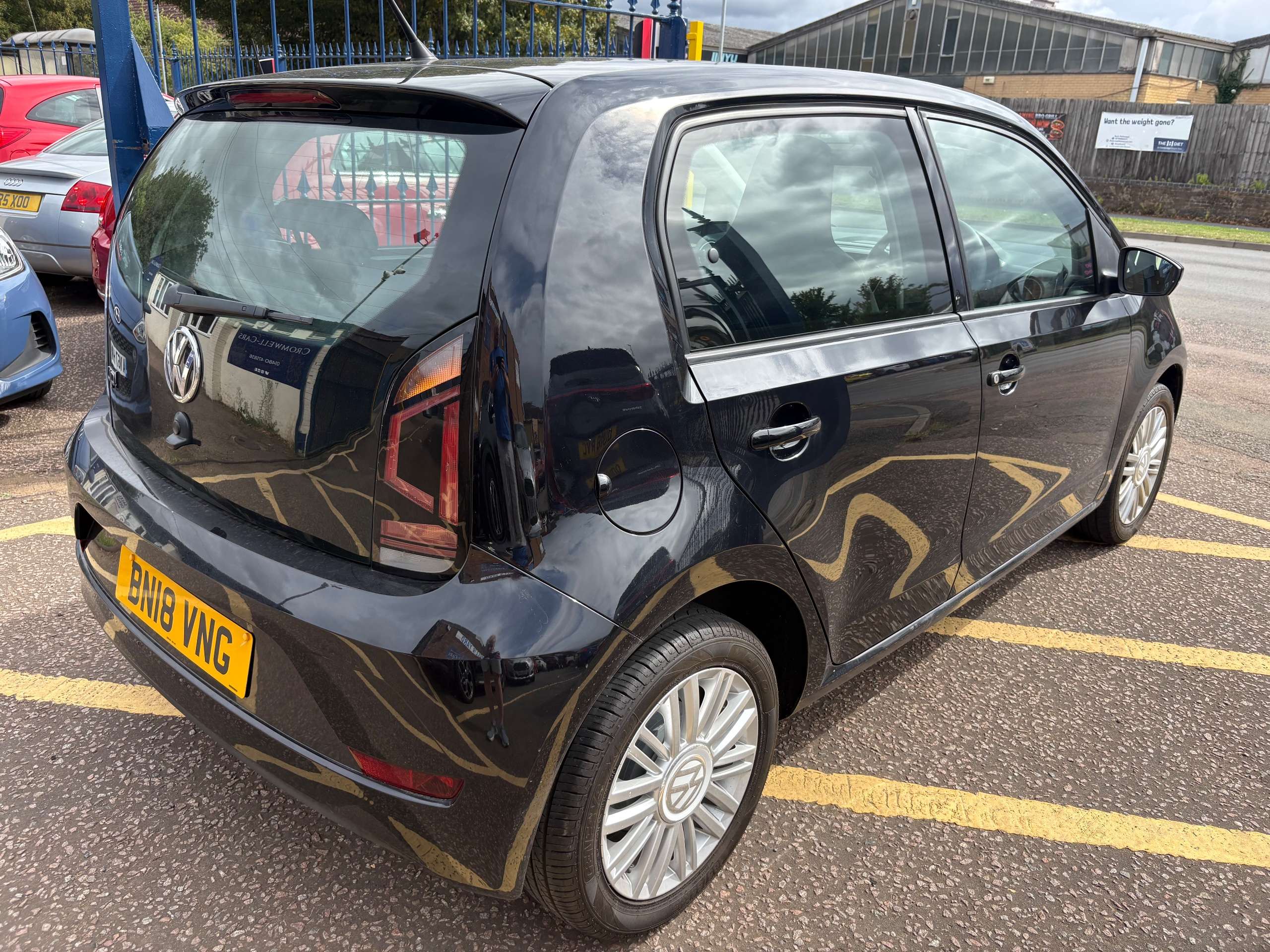 A 2018 VOLKSWAGEN UP! 1.0 Move up! Hatchback 5 Door / One Owner A 2018 VOLKSWAGEN UP! 1.0 Move up! Hatchback 5 Door / One Owner