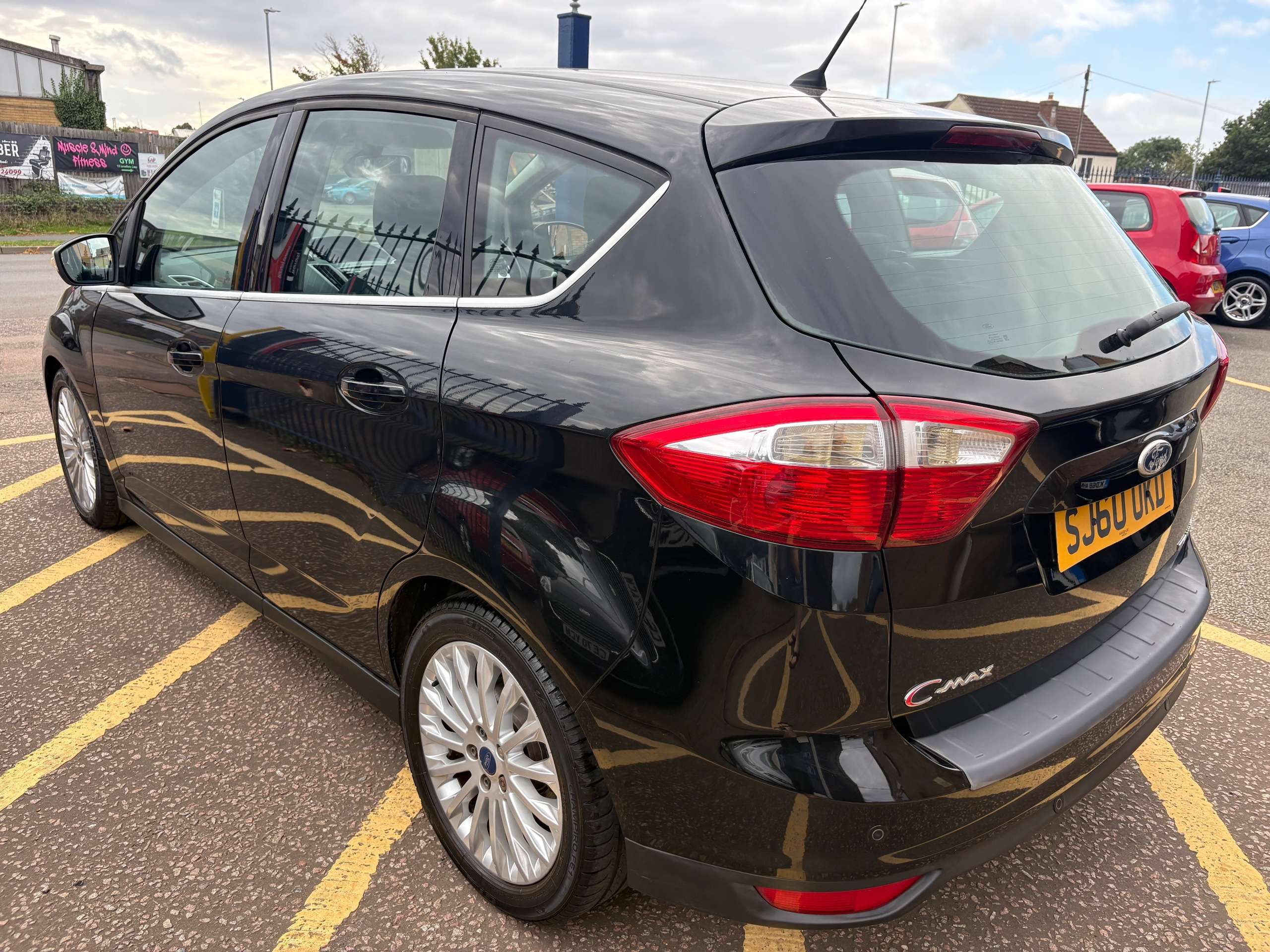 A 2010 FORD C-MAX TITANIUM TDCI A 2010 FORD C-MAX TITANIUM TDCI