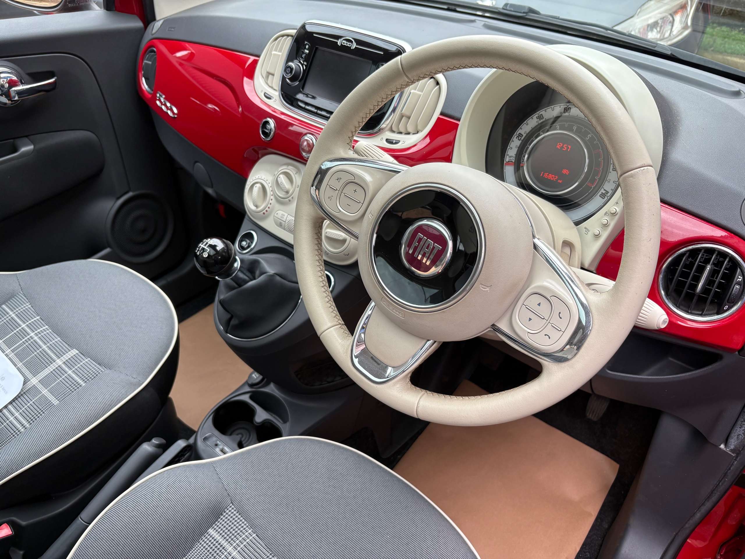 2016 FIAT 500 2016 FIAT 500